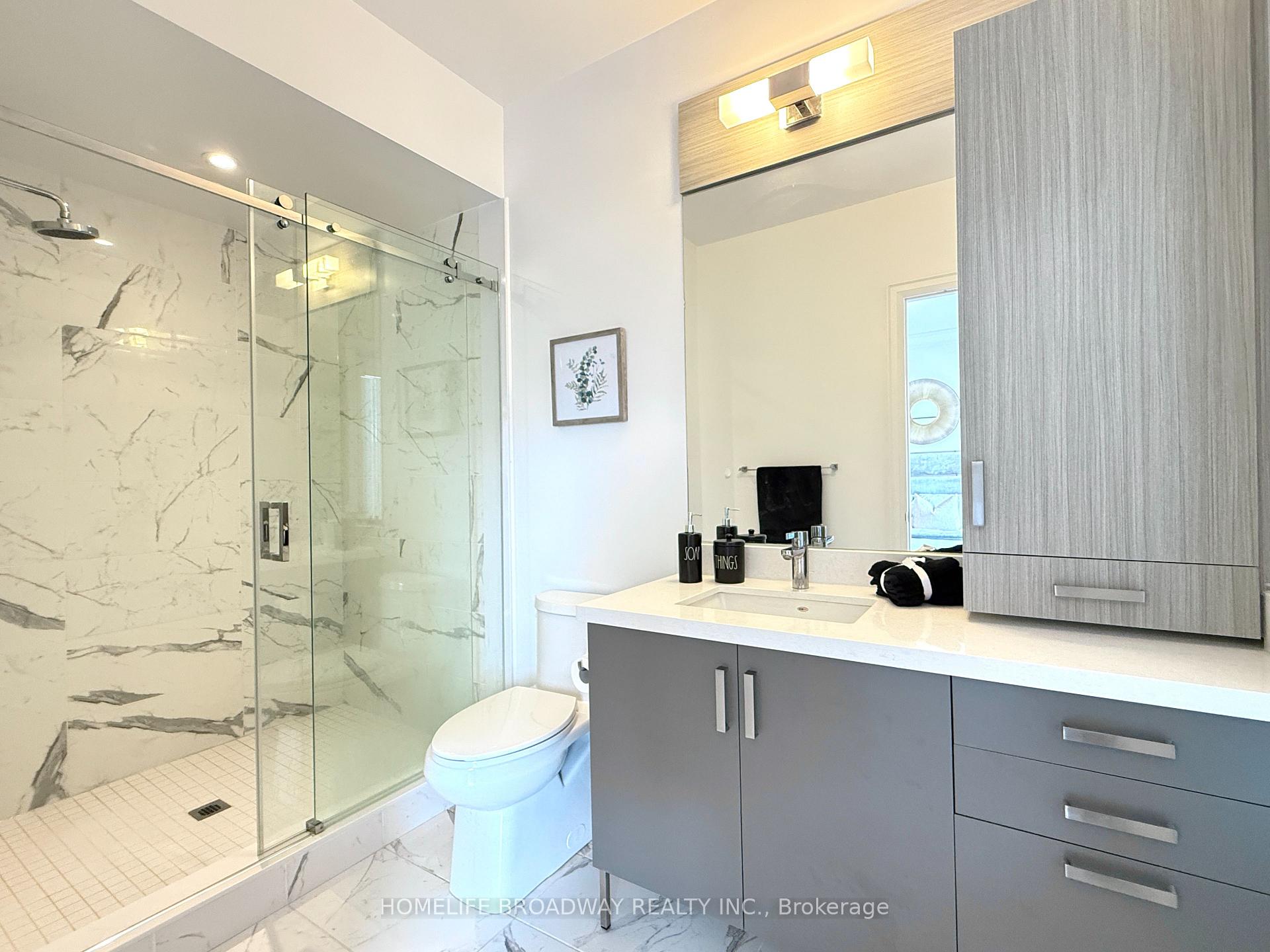 Photo 12 of 29 Gandhi Lane, Markham, Commerce Valley — HOMEH