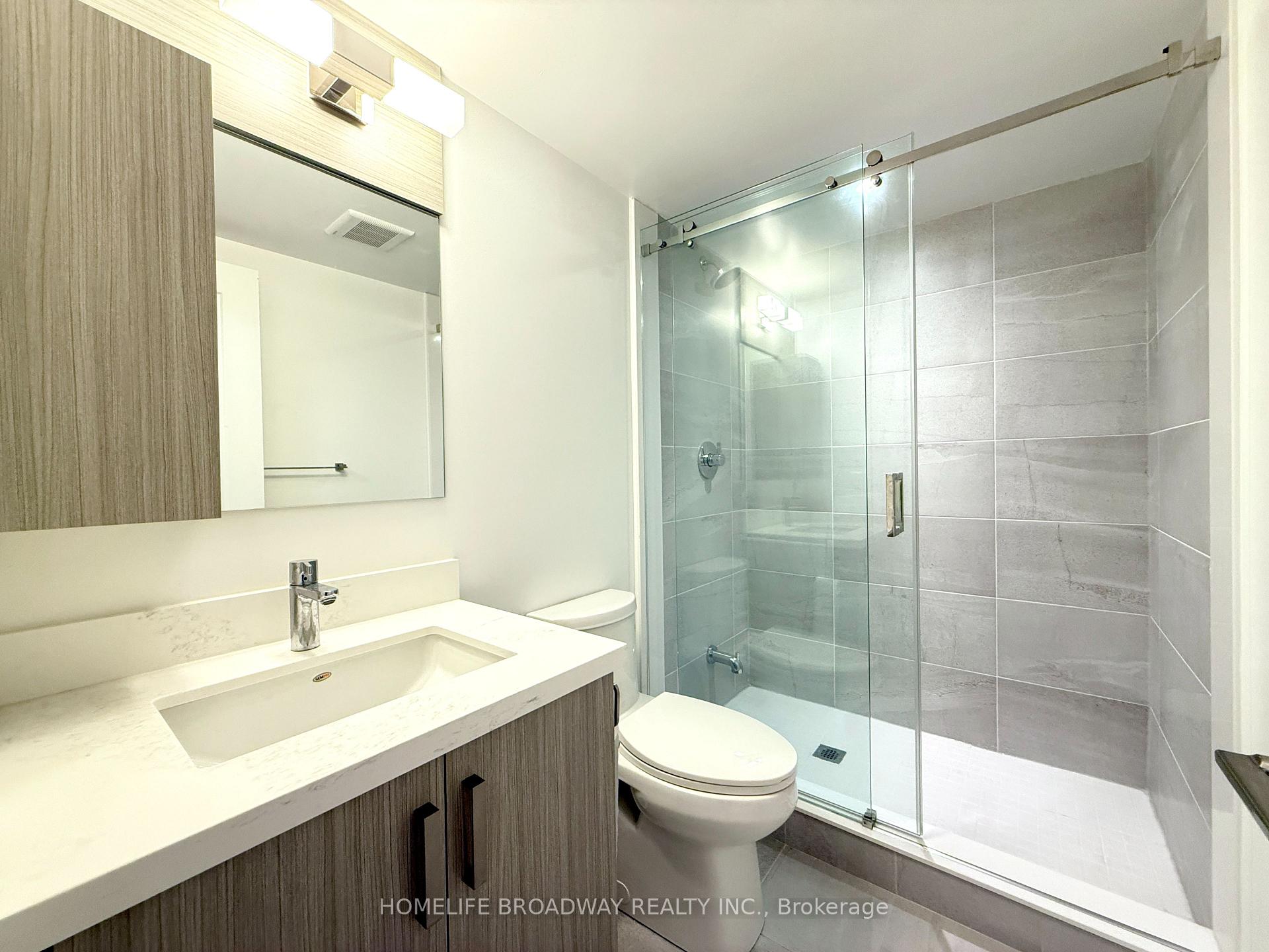Photo 20 of 29 Gandhi Lane, Markham, Commerce Valley — HOMEH