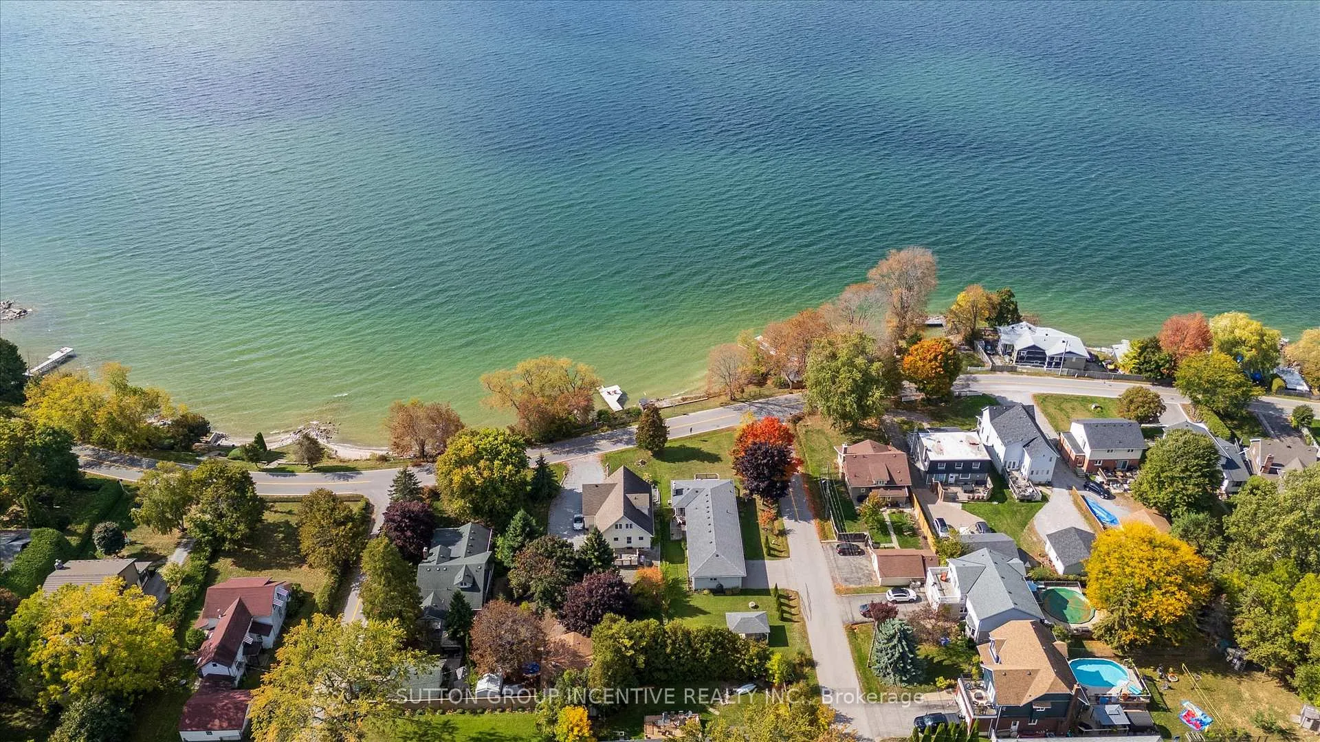 Photo 3 of 183 Lake Drive N, Georgina, Historic Lakeshore Communities — HOMEH