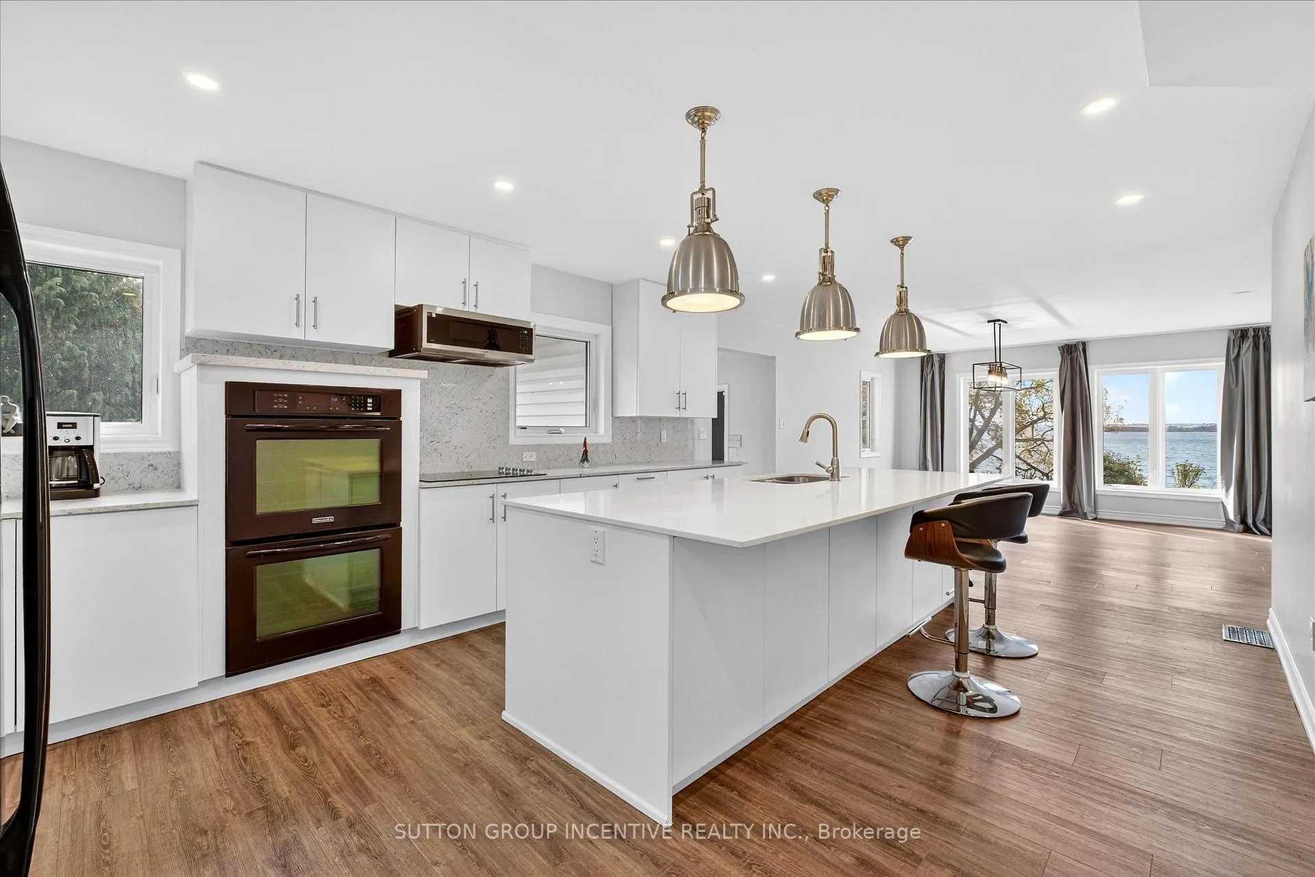 Photo 23 of 183 Lake Drive N, Georgina, Historic Lakeshore Communities — HOMEH
