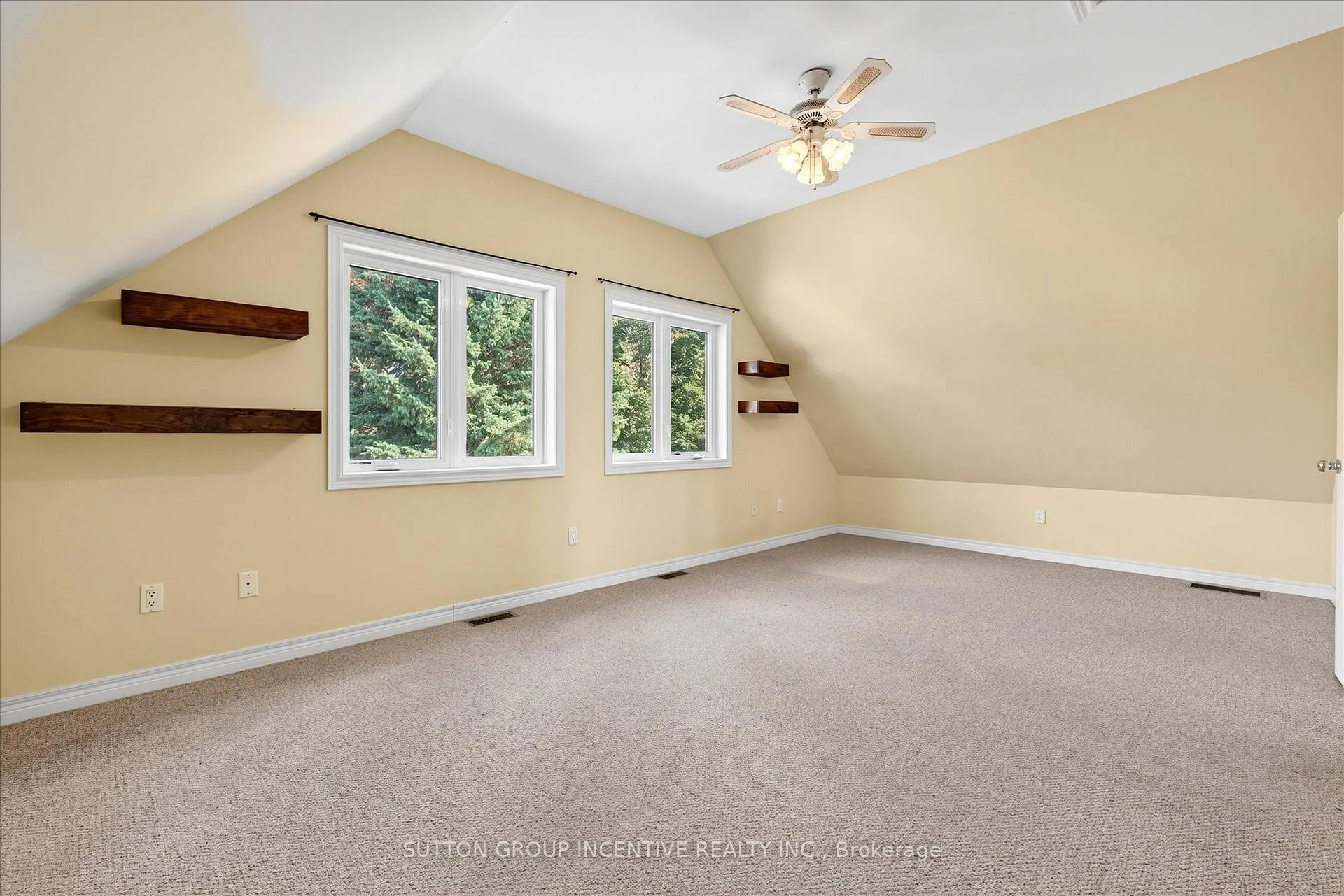 Photo 32 of 183 Lake Drive N, Georgina, Historic Lakeshore Communities — HOMEH