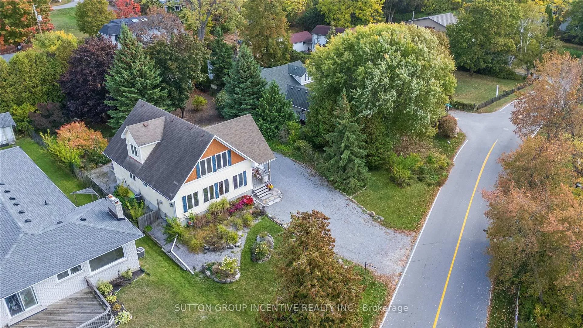 Photo 34 of 183 Lake Drive N, Georgina, Historic Lakeshore Communities — HOMEH