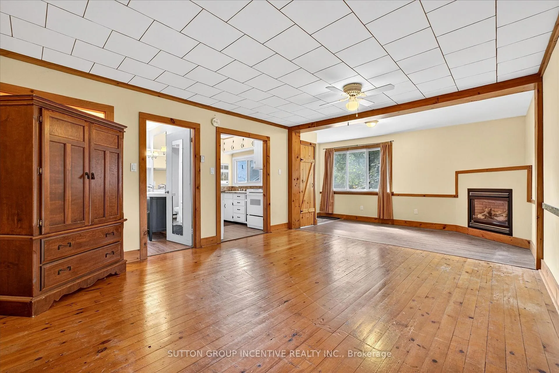 Photo 45 of 183 Lake Drive N, Georgina, Historic Lakeshore Communities — HOMEH