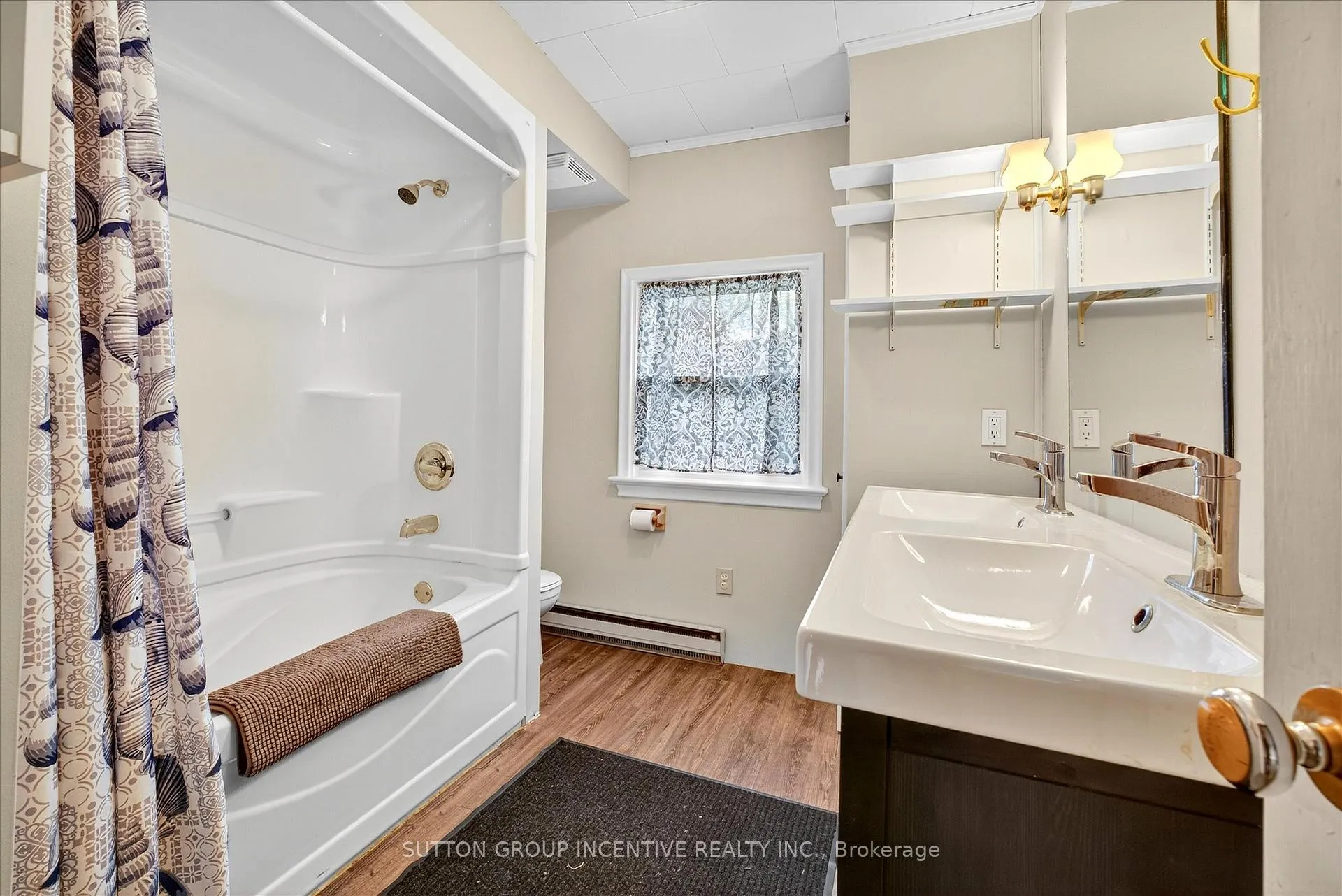 Photo 46 of 183 Lake Drive N, Georgina, Historic Lakeshore Communities — HOMEH