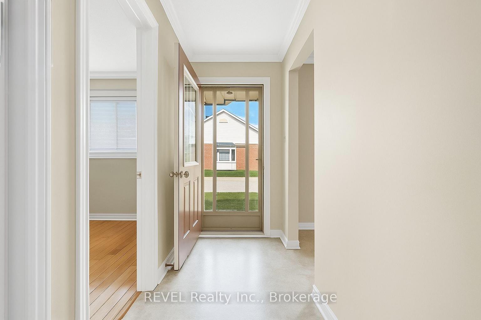 Photo 2 of Unit 20, 10 Wentworth Drive, Grimsby, Grimsby East — HOMEH