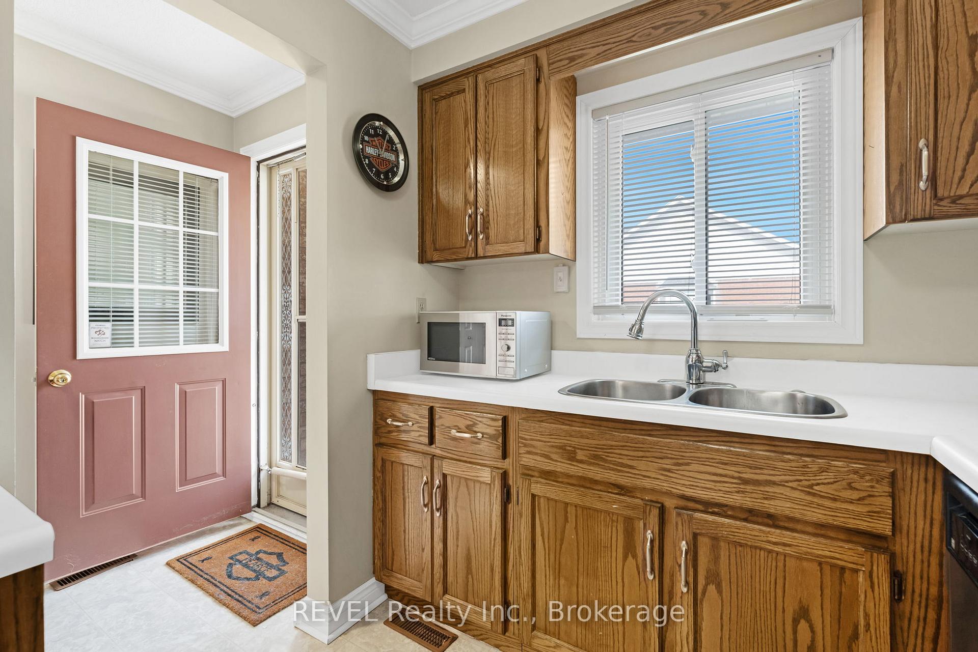 Photo 7 of Unit 20, 10 Wentworth Drive, Grimsby, Grimsby East — HOMEH
