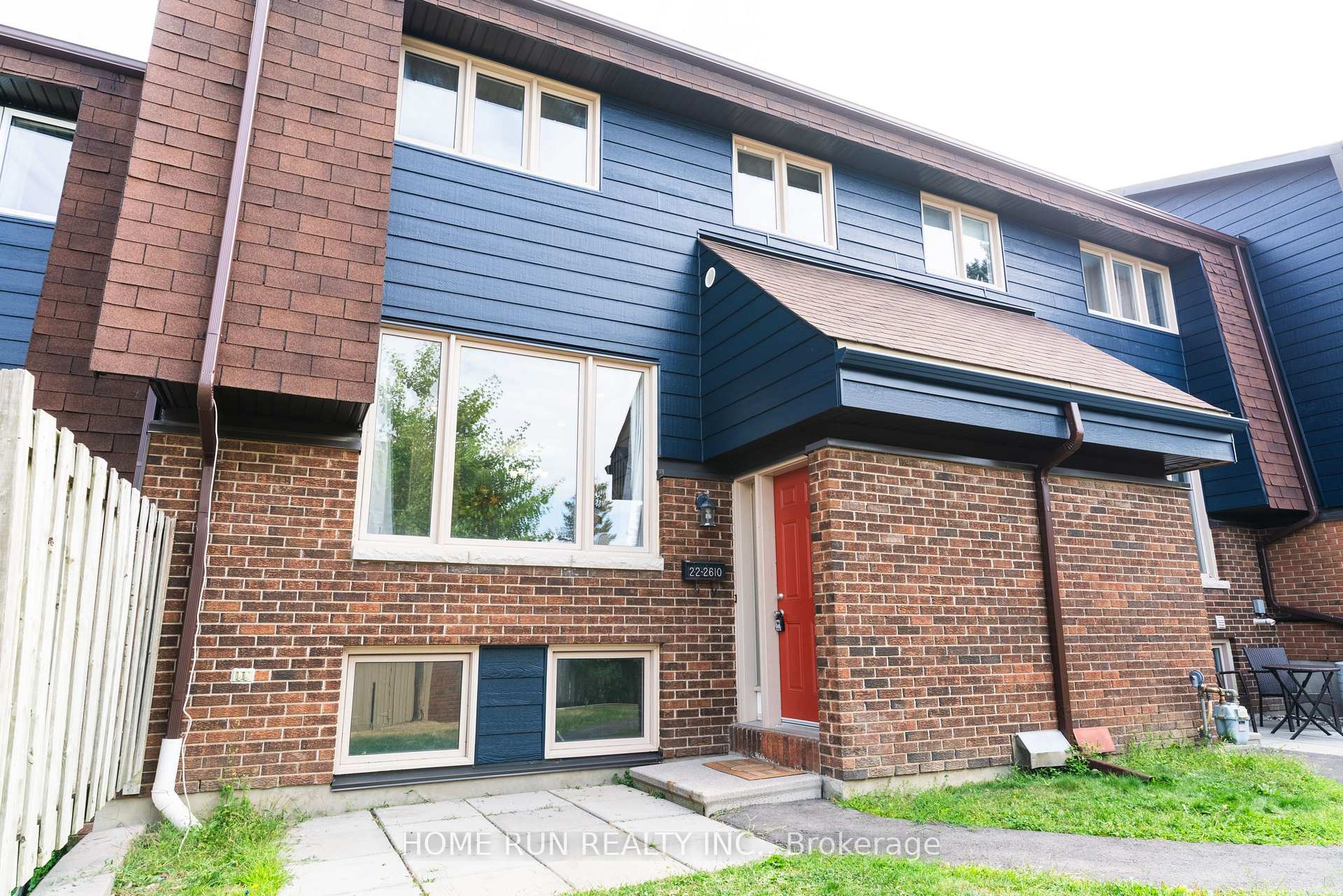 Front of Unit 22, 2610 Draper Avenue