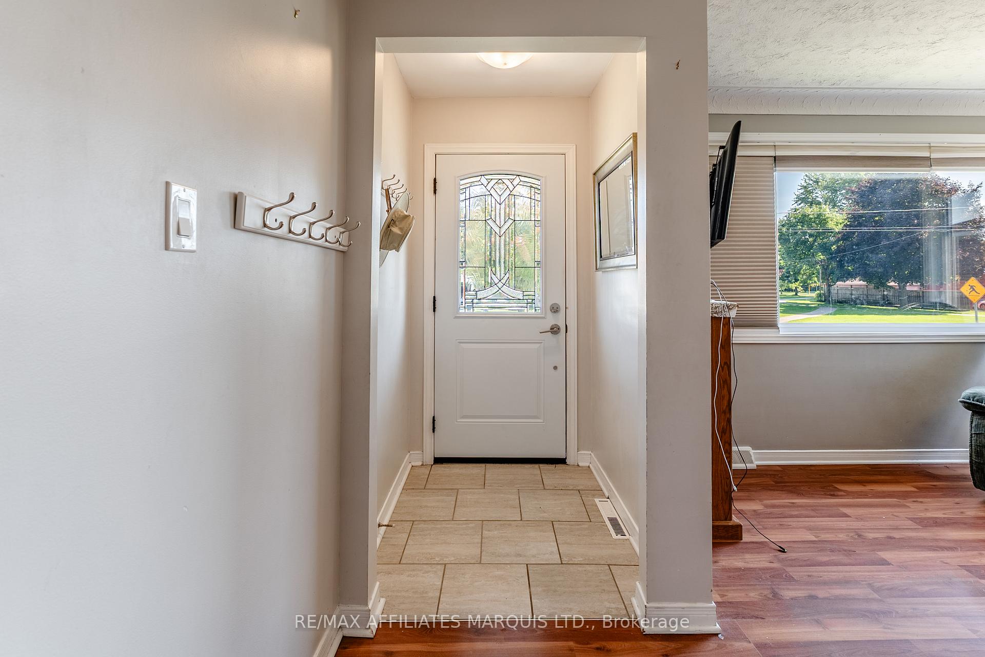 Photo 4 of 613 Carleton Street, Cornwall — HOMEH