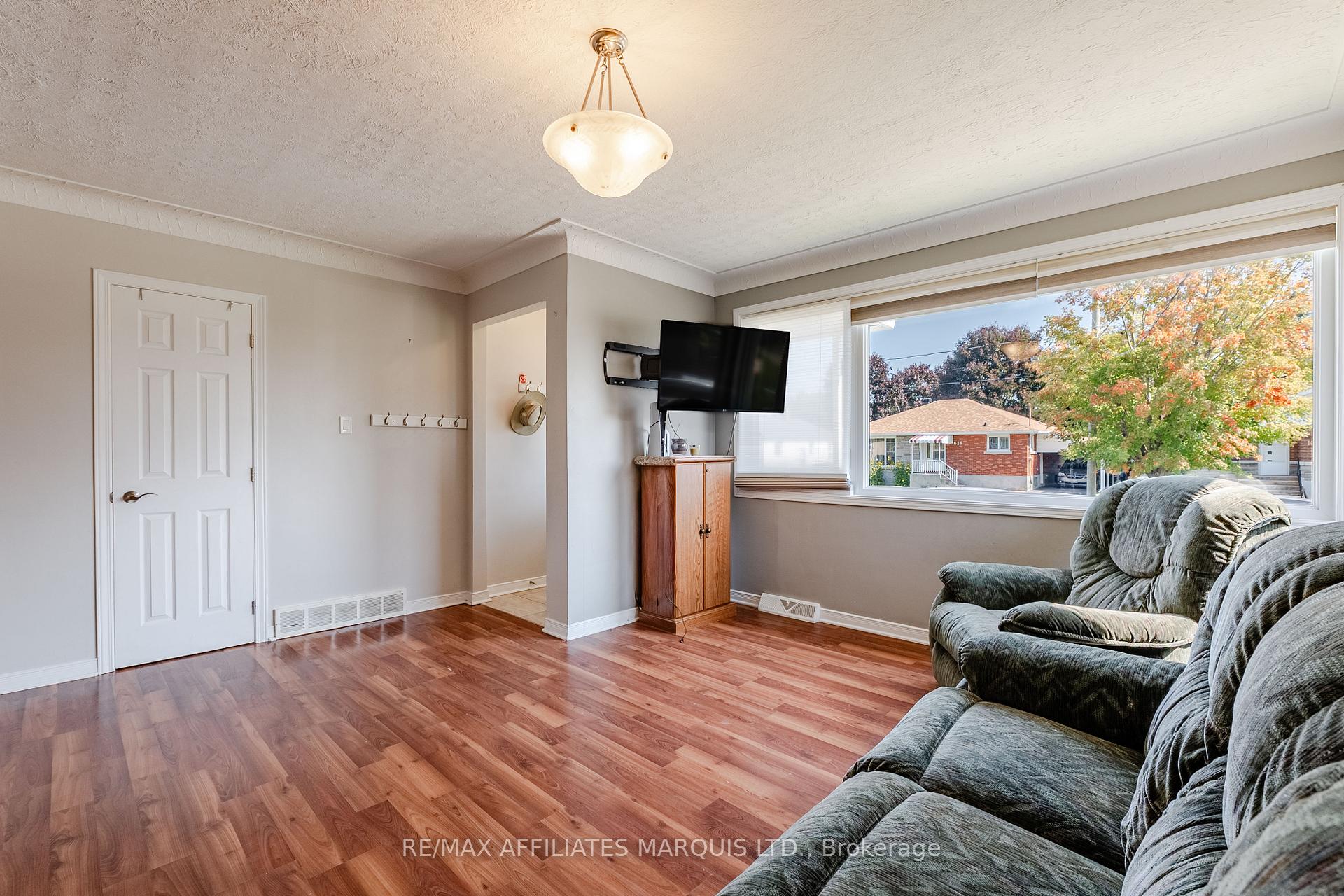 Photo 7 of 613 Carleton Street, Cornwall — HOMEH