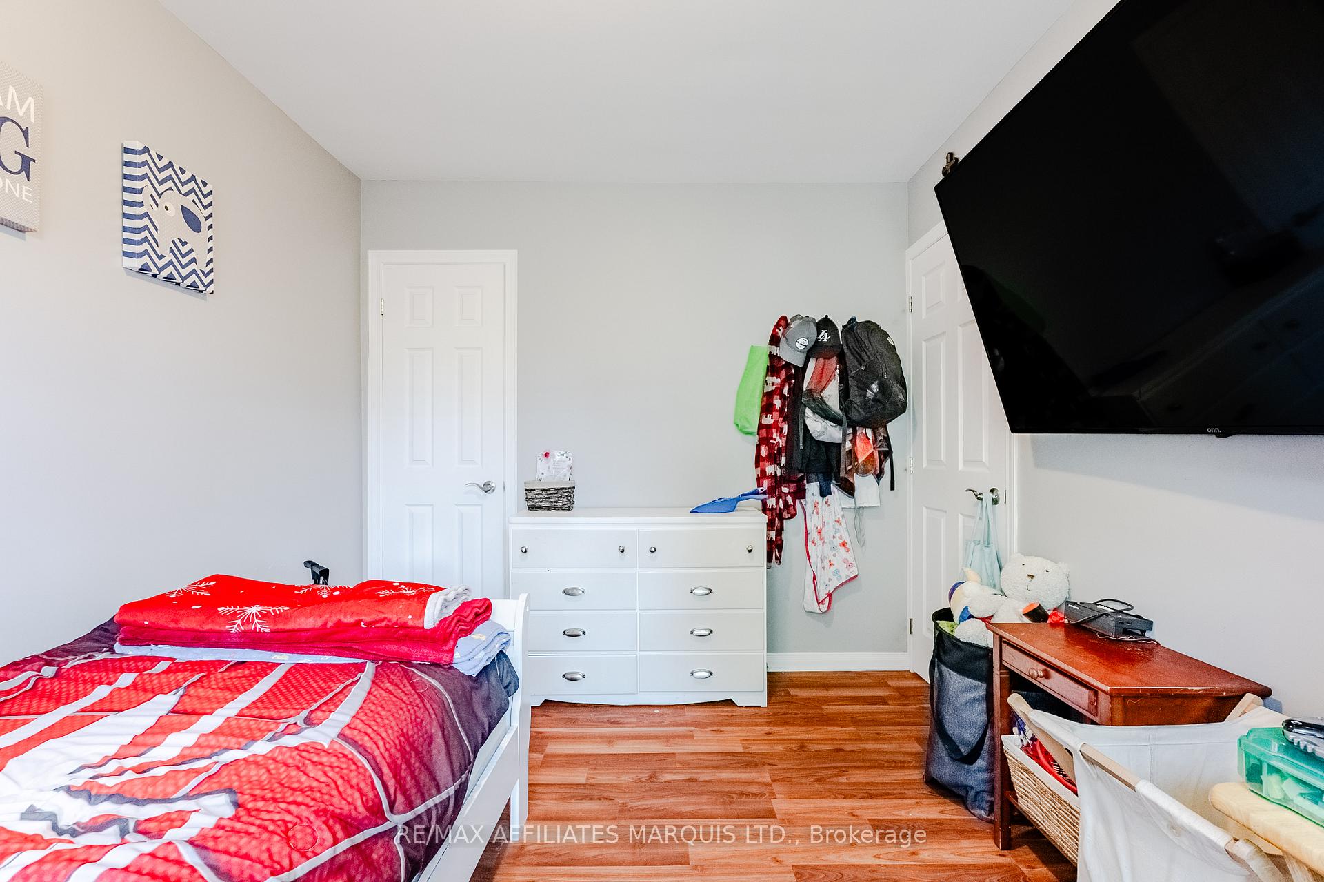 Photo 17 of 613 Carleton Street, Cornwall — HOMEH