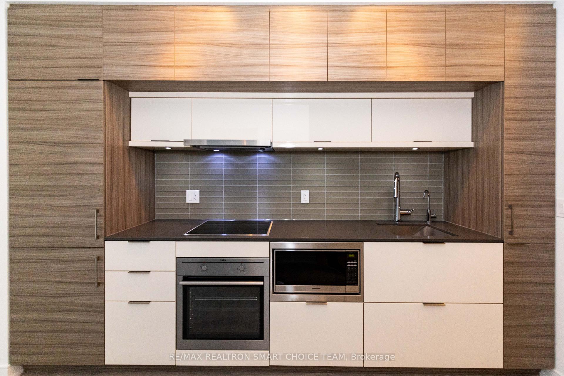 Photo 7 of Unit 704, 88 Scott Street, Toronto, Church-Yonge Corridor — HOMEH