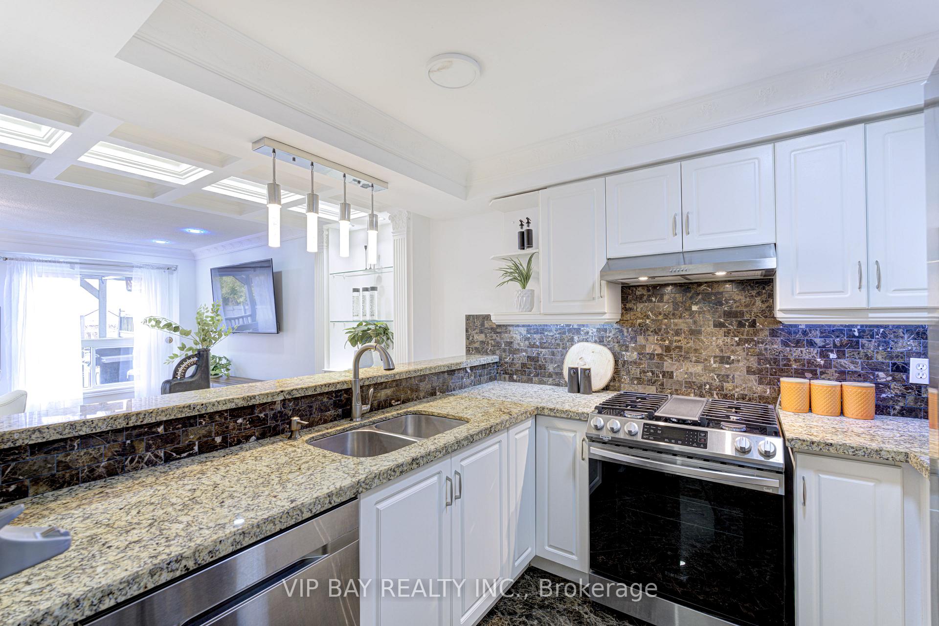 Photo 5 of 23 Stiles Avenue, Aurora, Bayview Wellington — HOMEH