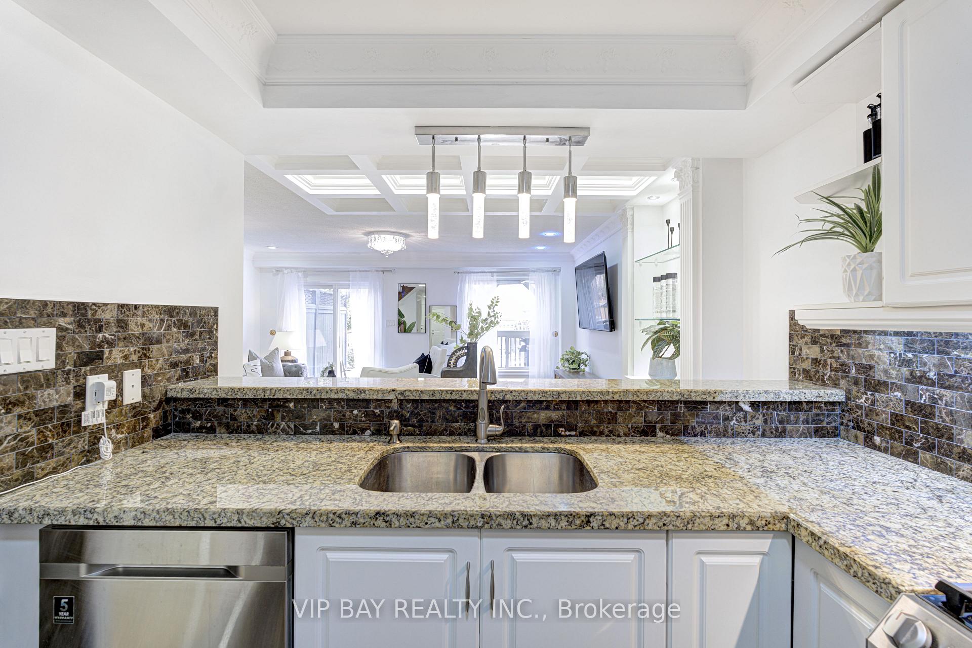 Photo 6 of 23 Stiles Avenue, Aurora, Bayview Wellington — HOMEH