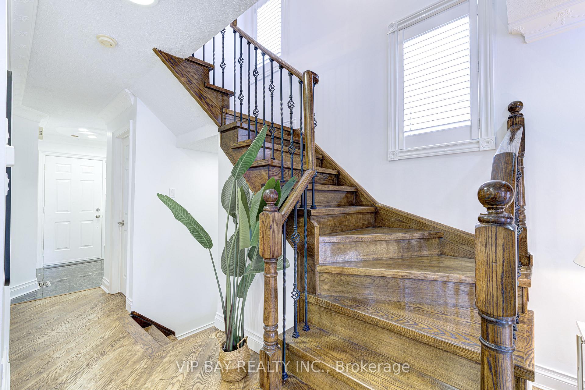 Photo 20 of 23 Stiles Avenue, Aurora, Bayview Wellington — HOMEH