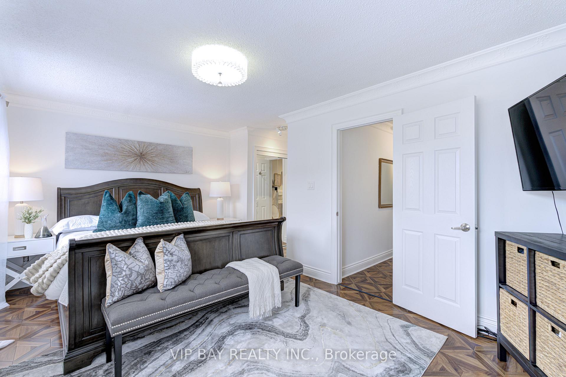 Photo 23 of 23 Stiles Avenue, Aurora, Bayview Wellington — HOMEH