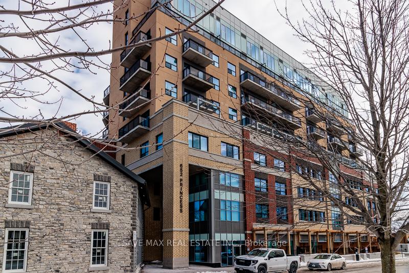 Front of Unit 917, 652 Princess Street