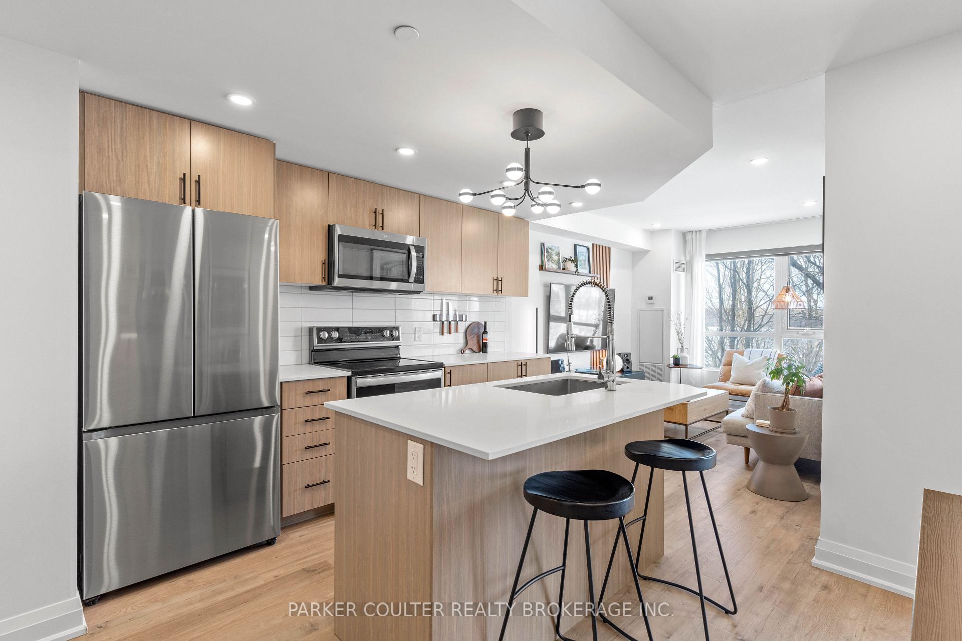 Photo 10 of Unit 207, 58 Lakeside Terrace, Barrie, Little Lake — HOMEH