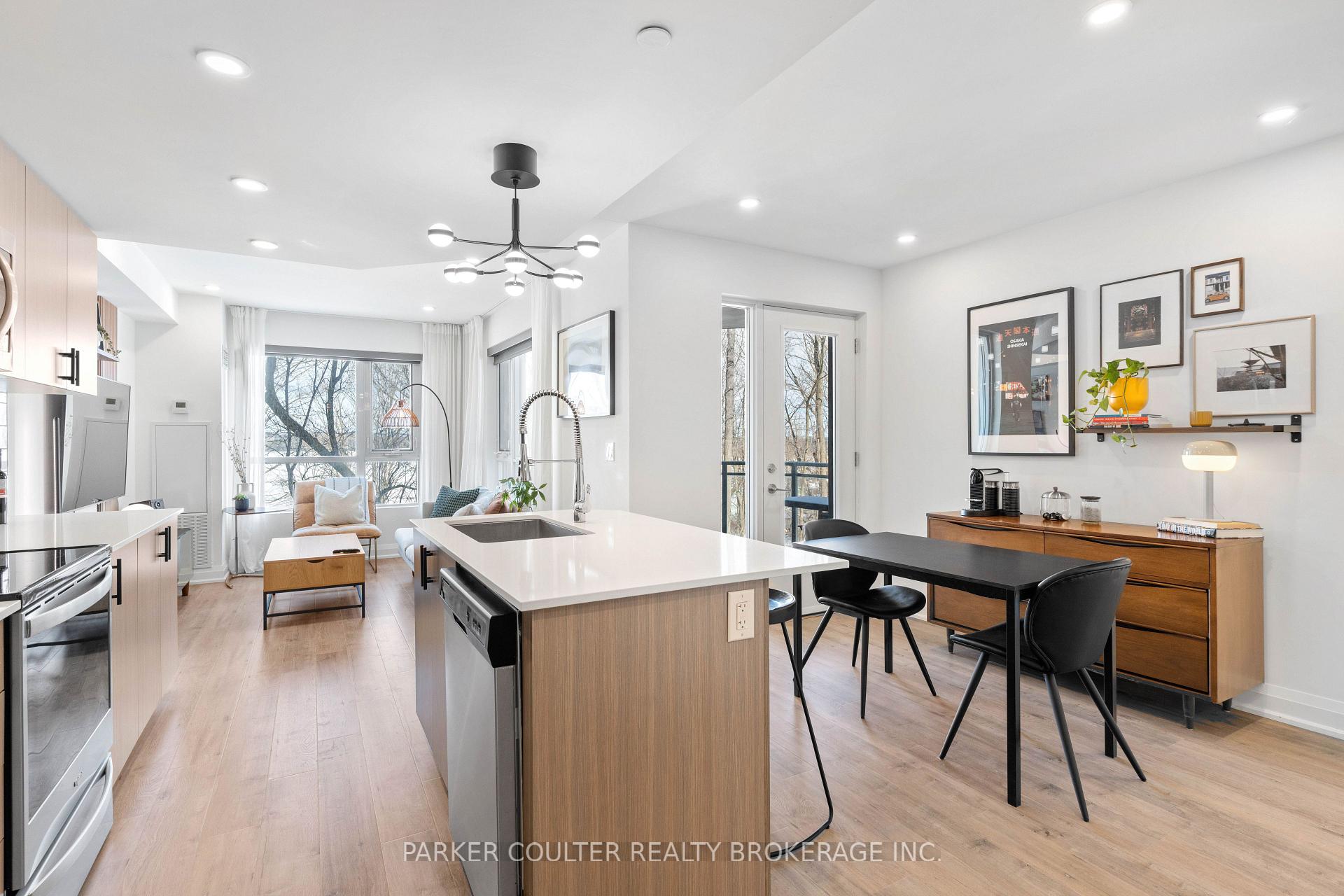 Photo 12 of Unit 207, 58 Lakeside Terrace, Barrie, Little Lake — HOMEH