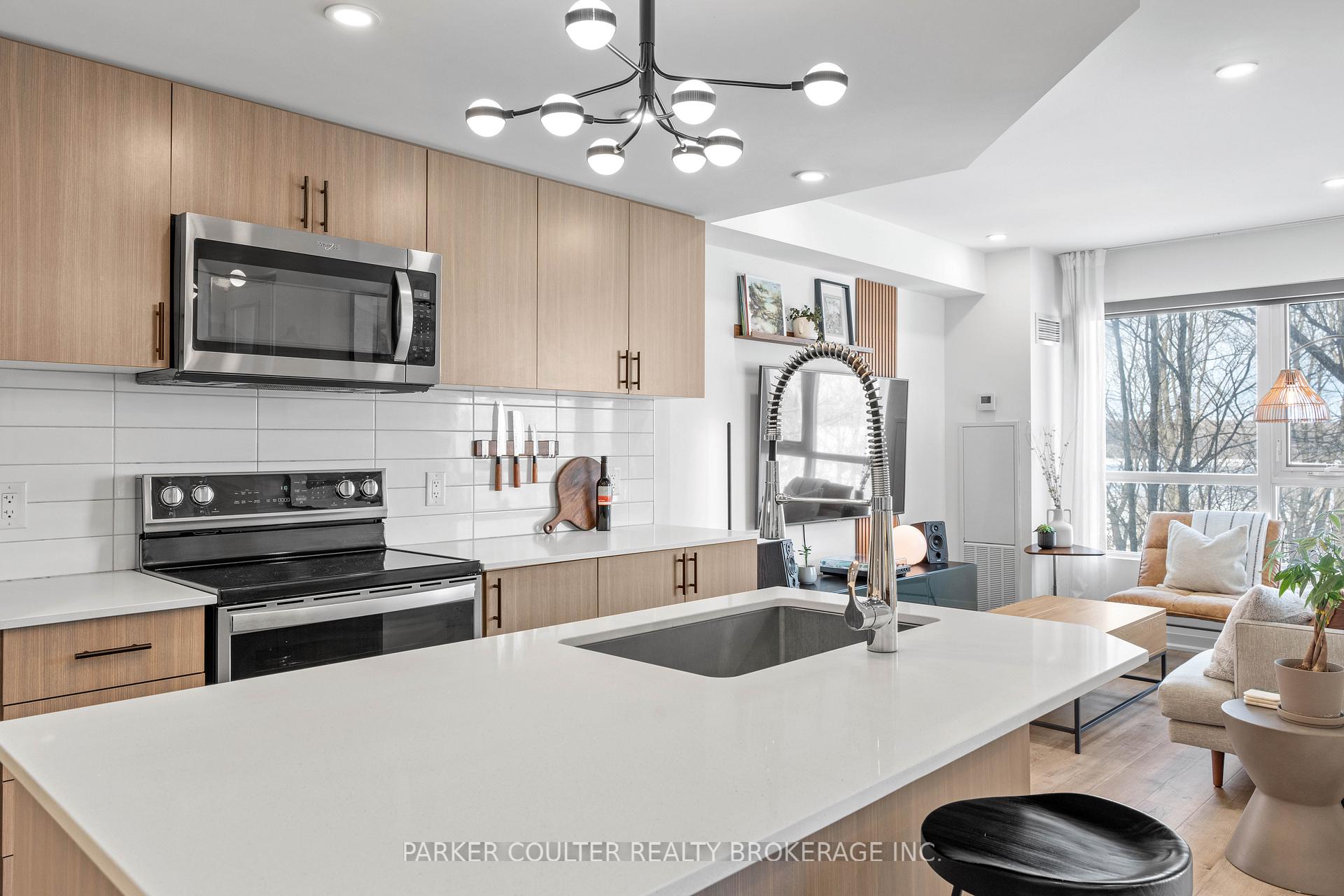 Photo 13 of Unit 207, 58 Lakeside Terrace, Barrie, Little Lake — HOMEH
