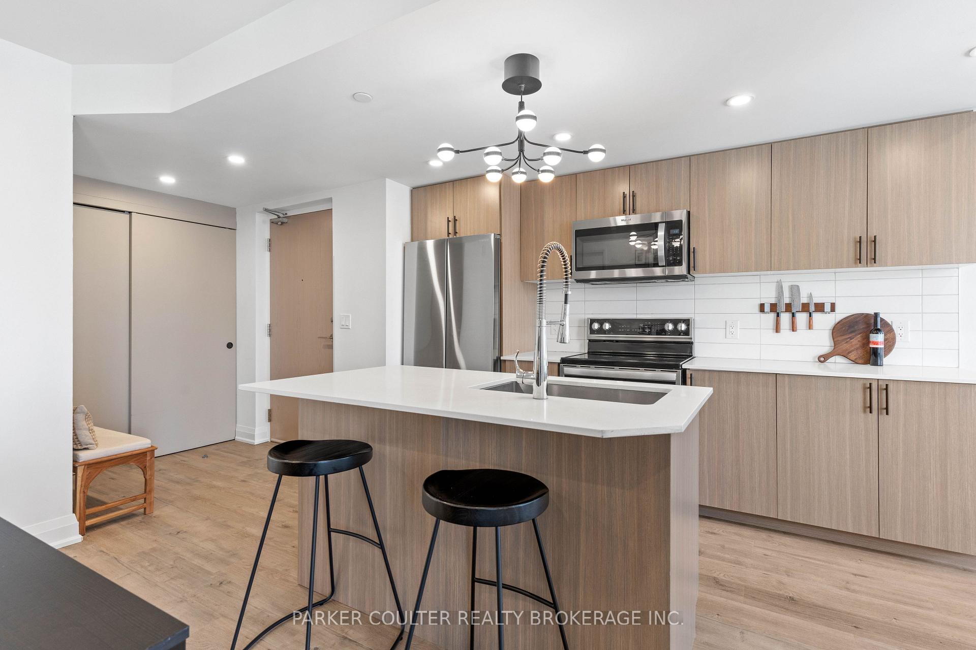 Photo 15 of Unit 207, 58 Lakeside Terrace, Barrie, Little Lake — HOMEH
