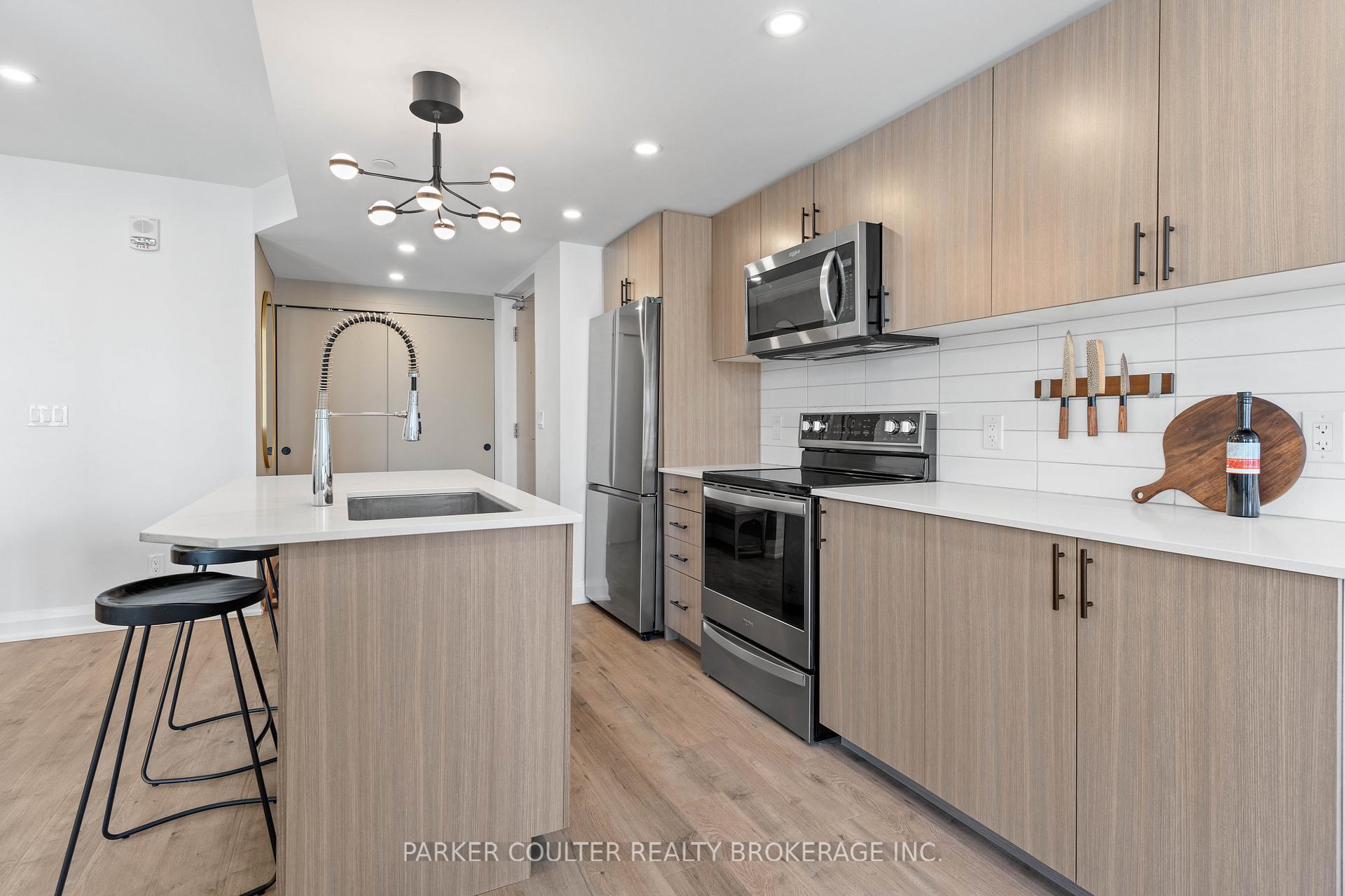 Photo 17 of Unit 207, 58 Lakeside Terrace, Barrie, Little Lake — HOMEH