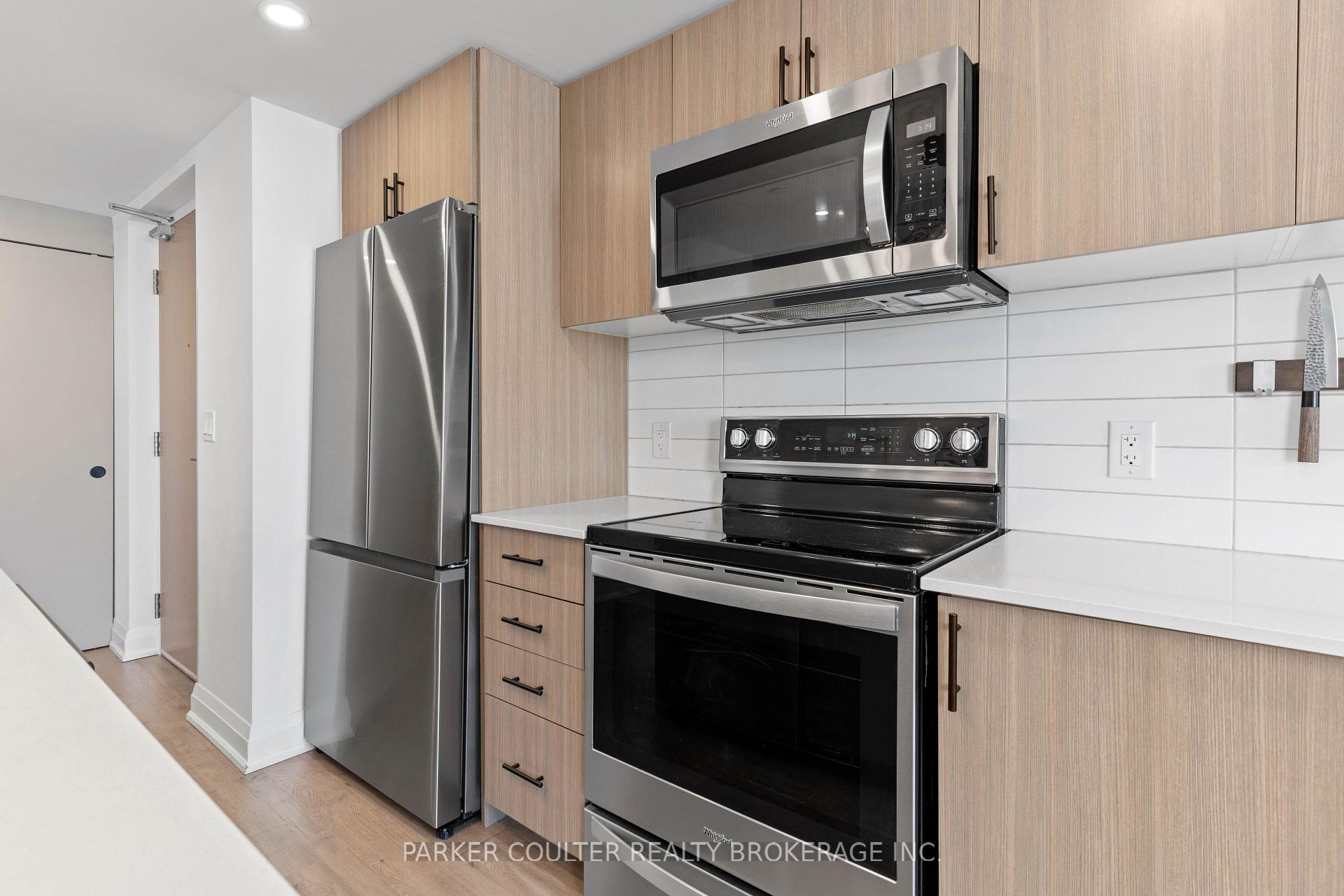 Photo 18 of Unit 207, 58 Lakeside Terrace, Barrie, Little Lake — HOMEH