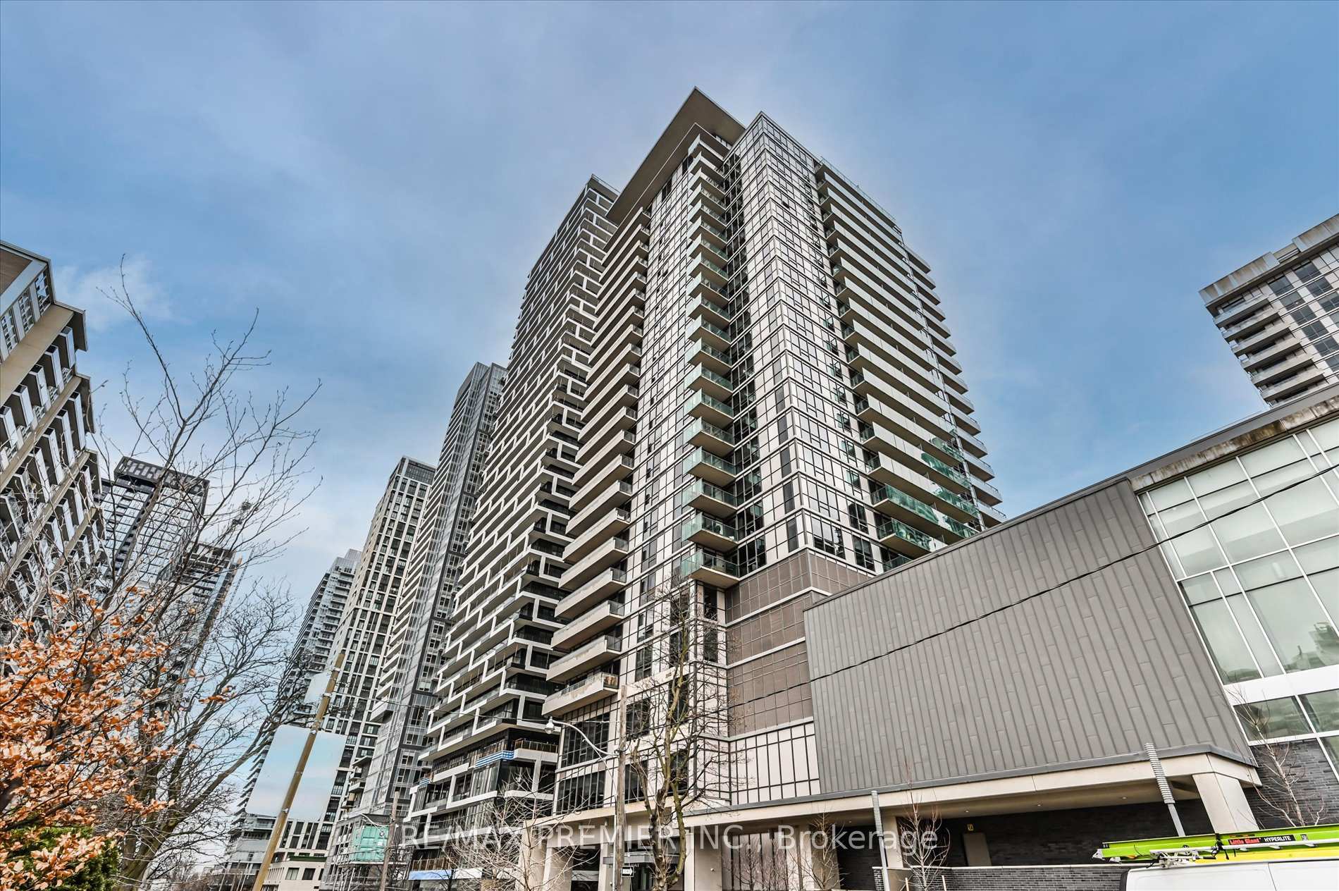 Front of Unit 1002, 25 Broadway Avenue