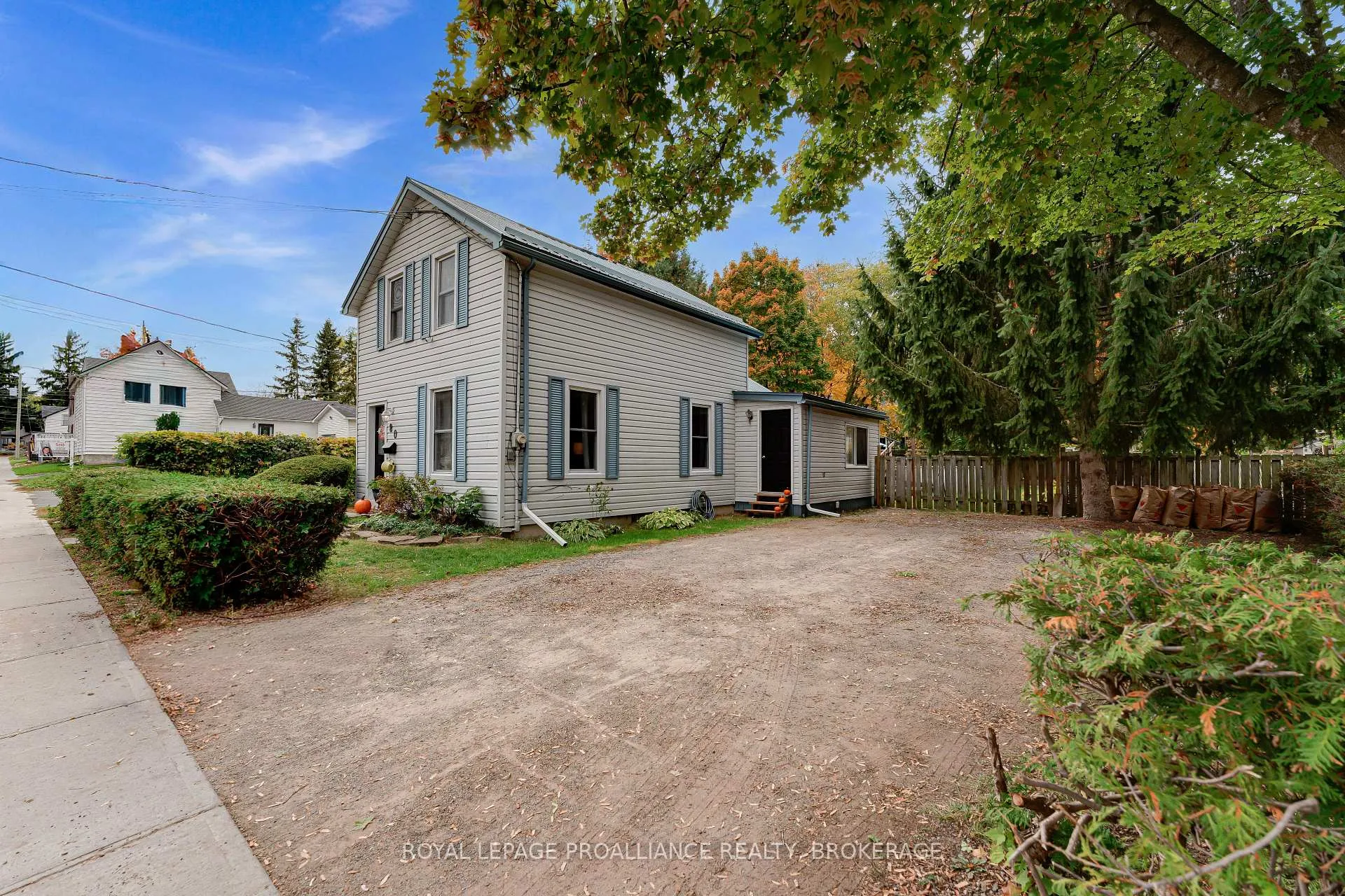 Photo 3 of 80 Hickory Street, Gananoque — HOMEH