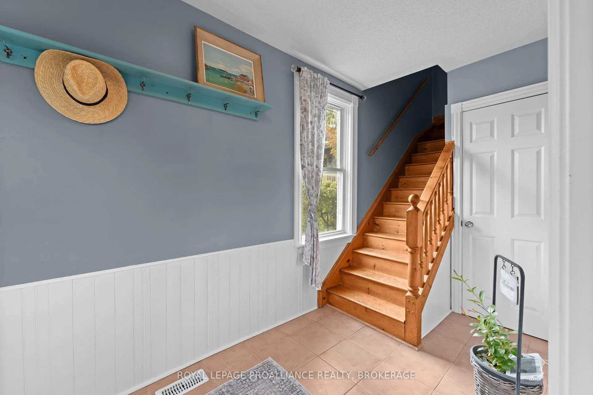 Photo 8 of 80 Hickory Street, Gananoque — HOMEH