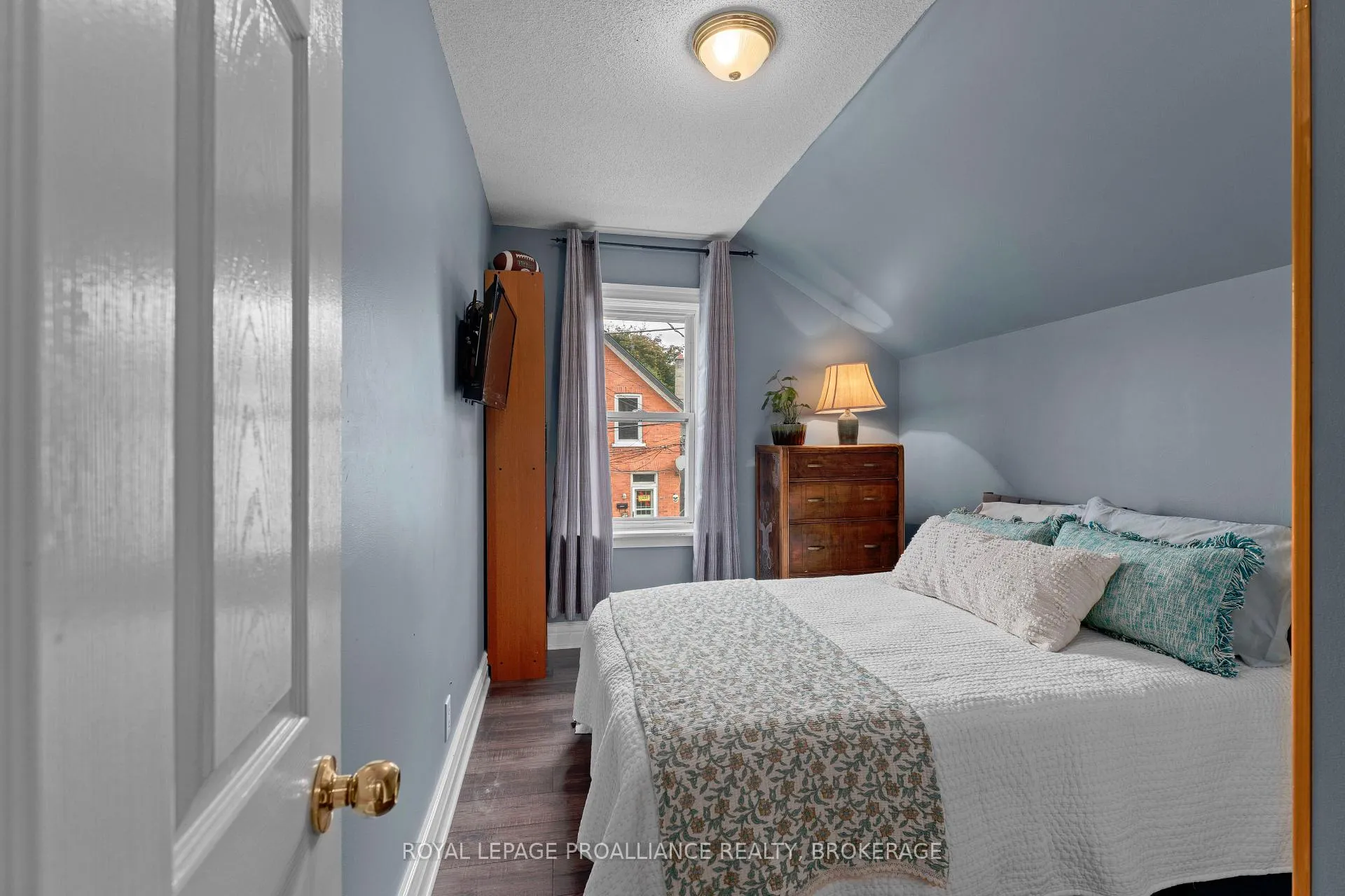 Photo 32 of 80 Hickory Street, Gananoque — HOMEH