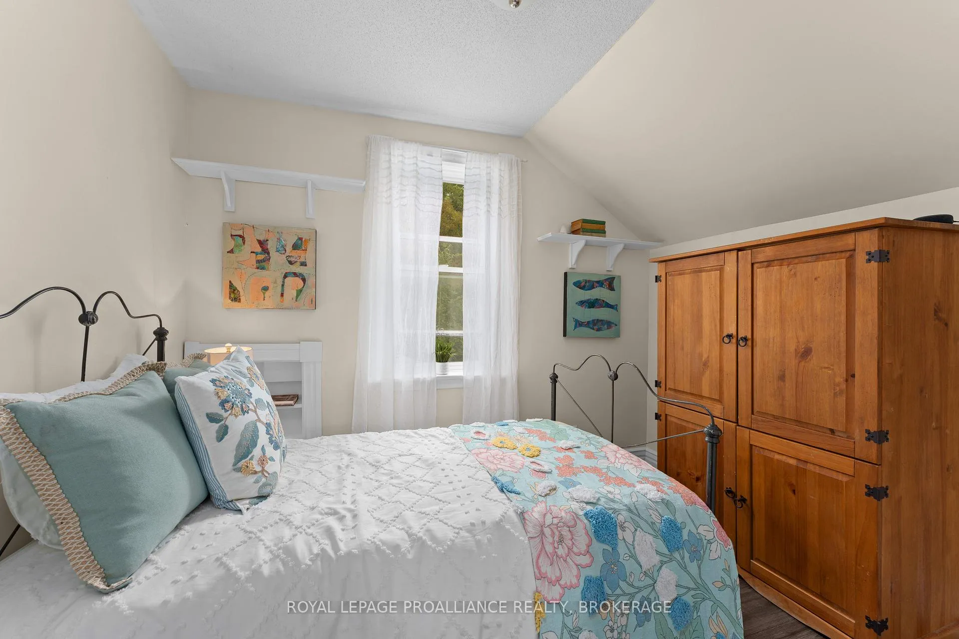 Photo 36 of 80 Hickory Street, Gananoque — HOMEH