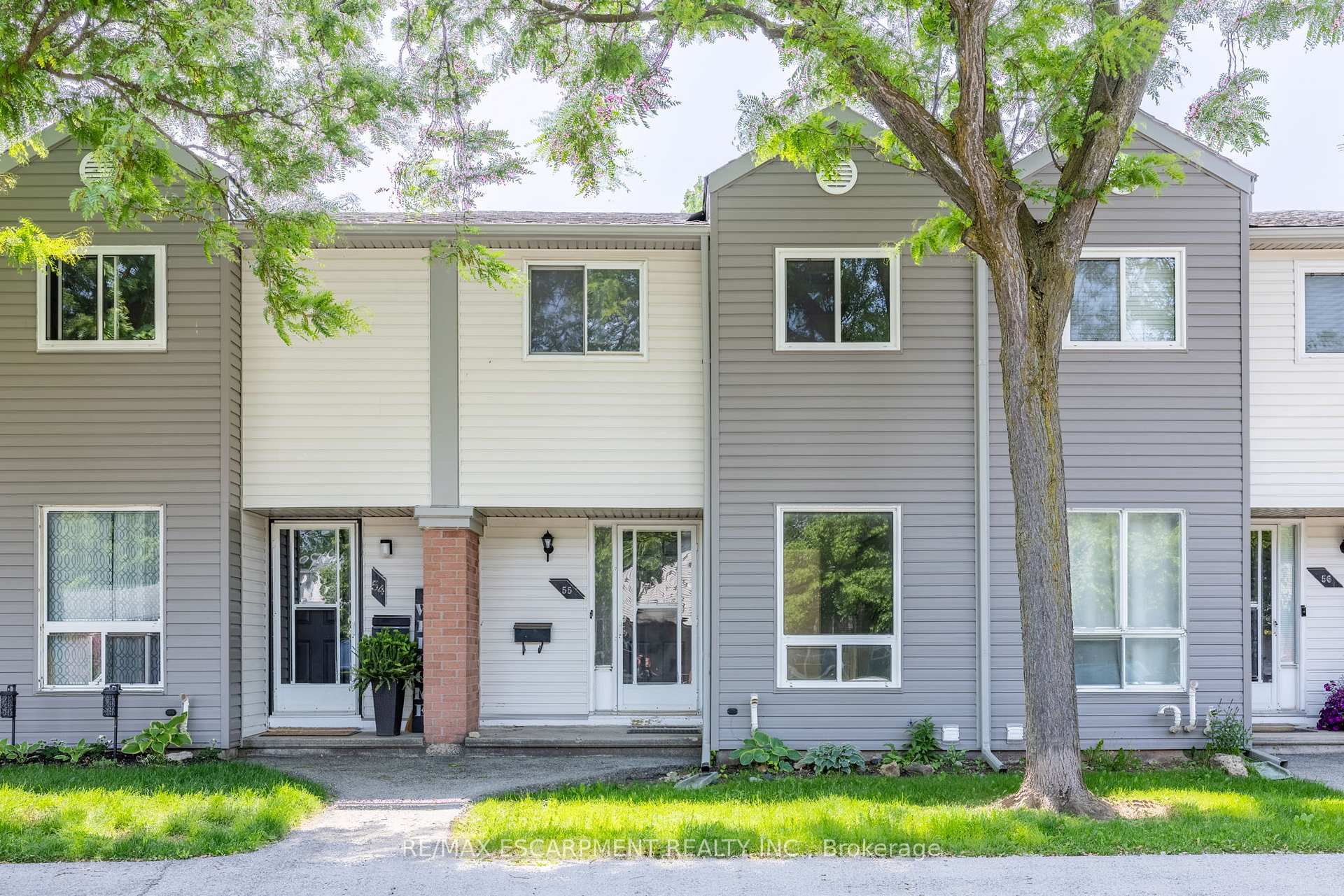 Front of Unit 55, 40 Imperial Road N
