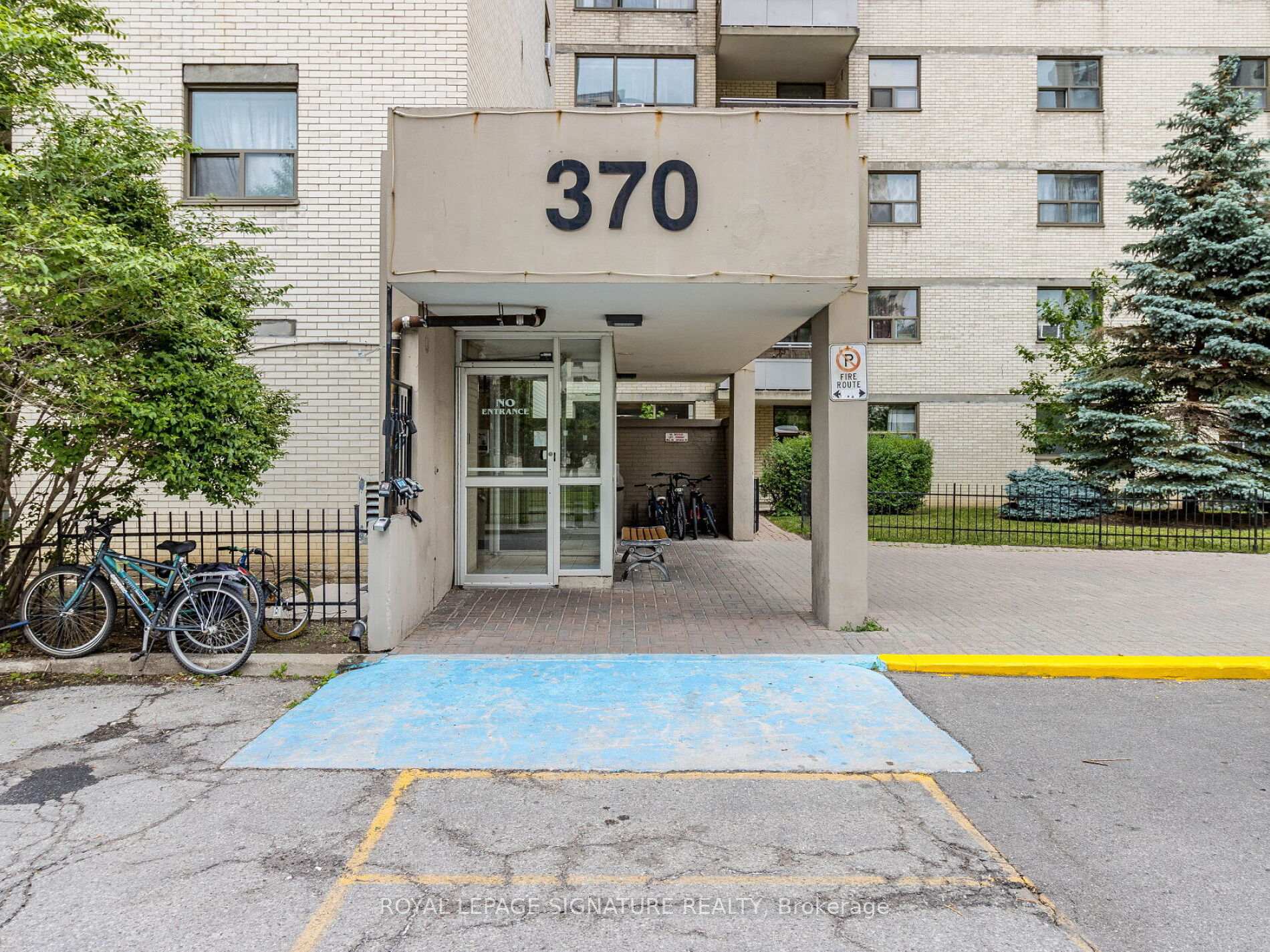 Photo 2 of Unit 113, 370 Dixon Road, Etobicoke, Kingsview Village-The Westway — HOMEH