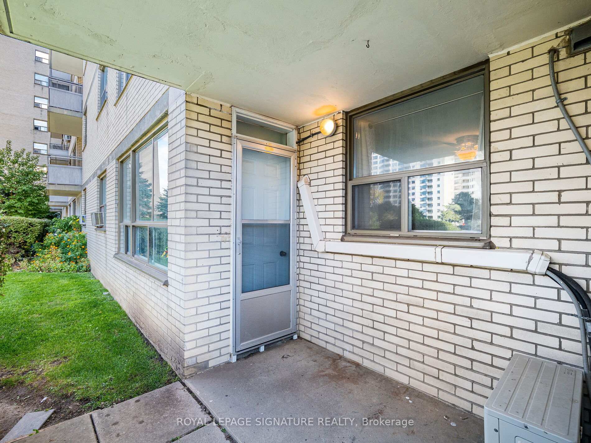 Photo 38 of Unit 113, 370 Dixon Road, Etobicoke, Kingsview Village-The Westway — HOMEH
