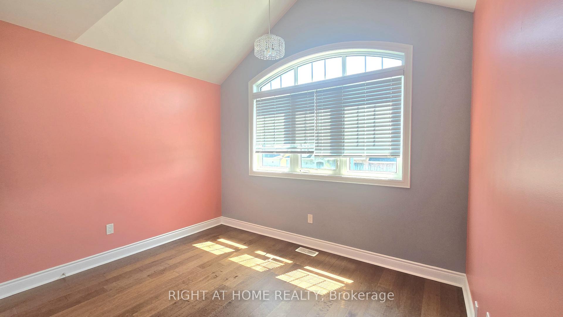 Photo 13 of 104 Fred Jackman Avenue, Clarington, Bowmanville — HOMEH