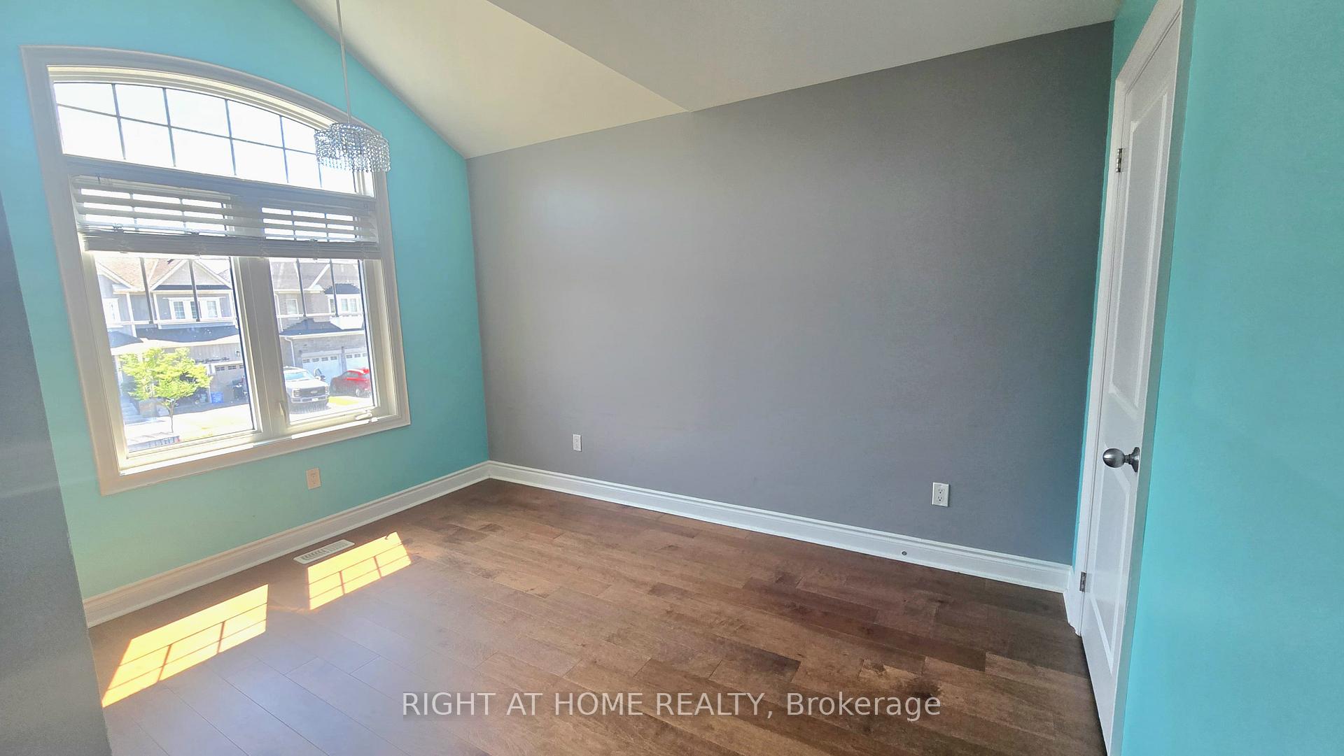 Photo 18 of 104 Fred Jackman Avenue, Clarington, Bowmanville — HOMEH