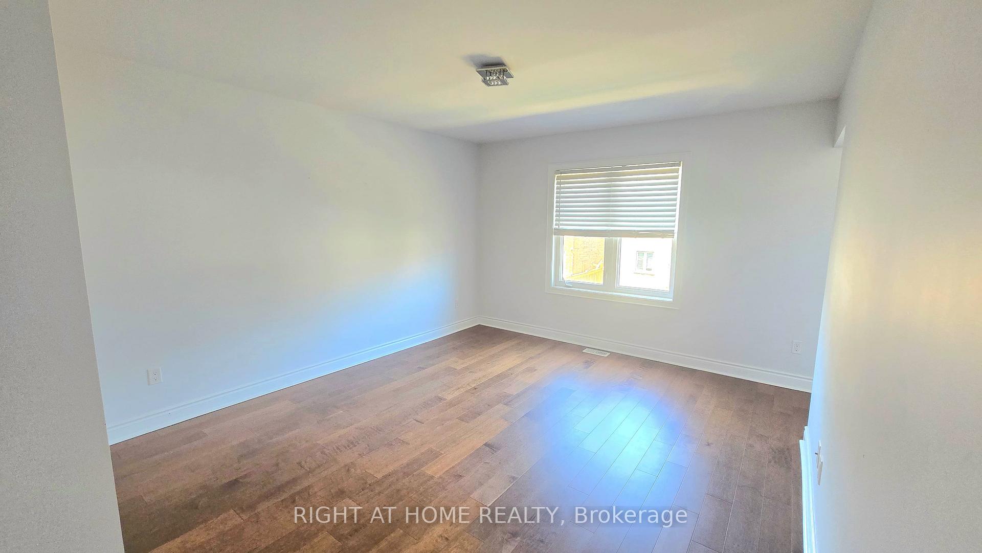 Photo 20 of 104 Fred Jackman Avenue, Clarington, Bowmanville — HOMEH