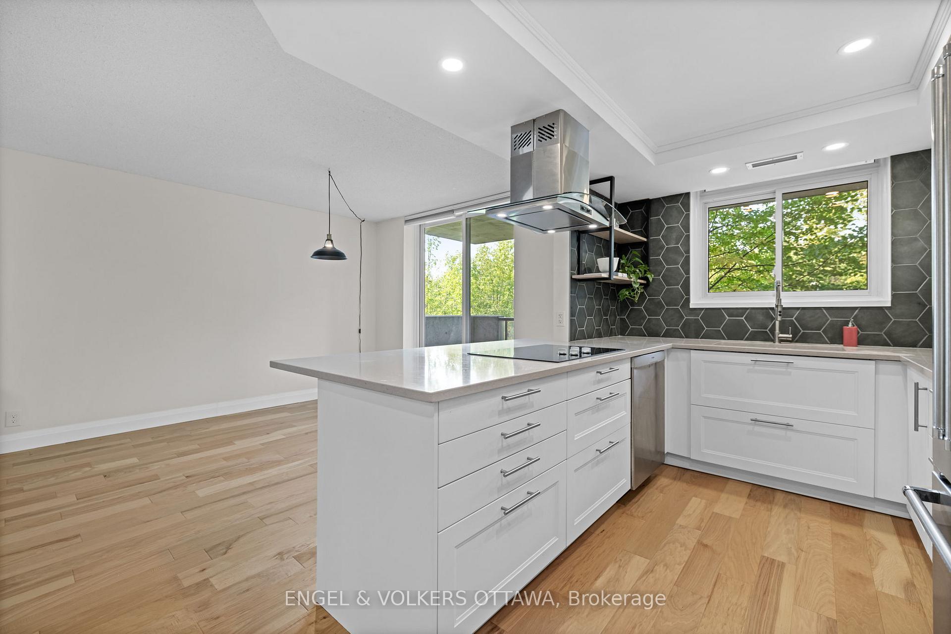 Photo 6 of Unit 105, 1705 Playfair Drive, Ottawa, Playfair Park — HOMEH