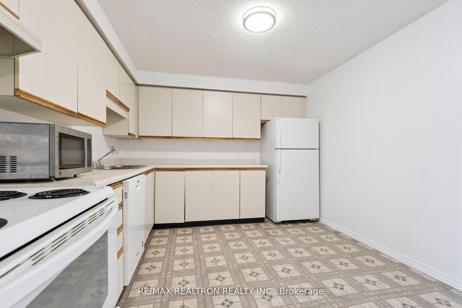 Photo 8 of Unit 408, 55 Green Valley Drive, Kitchener — HOMEH