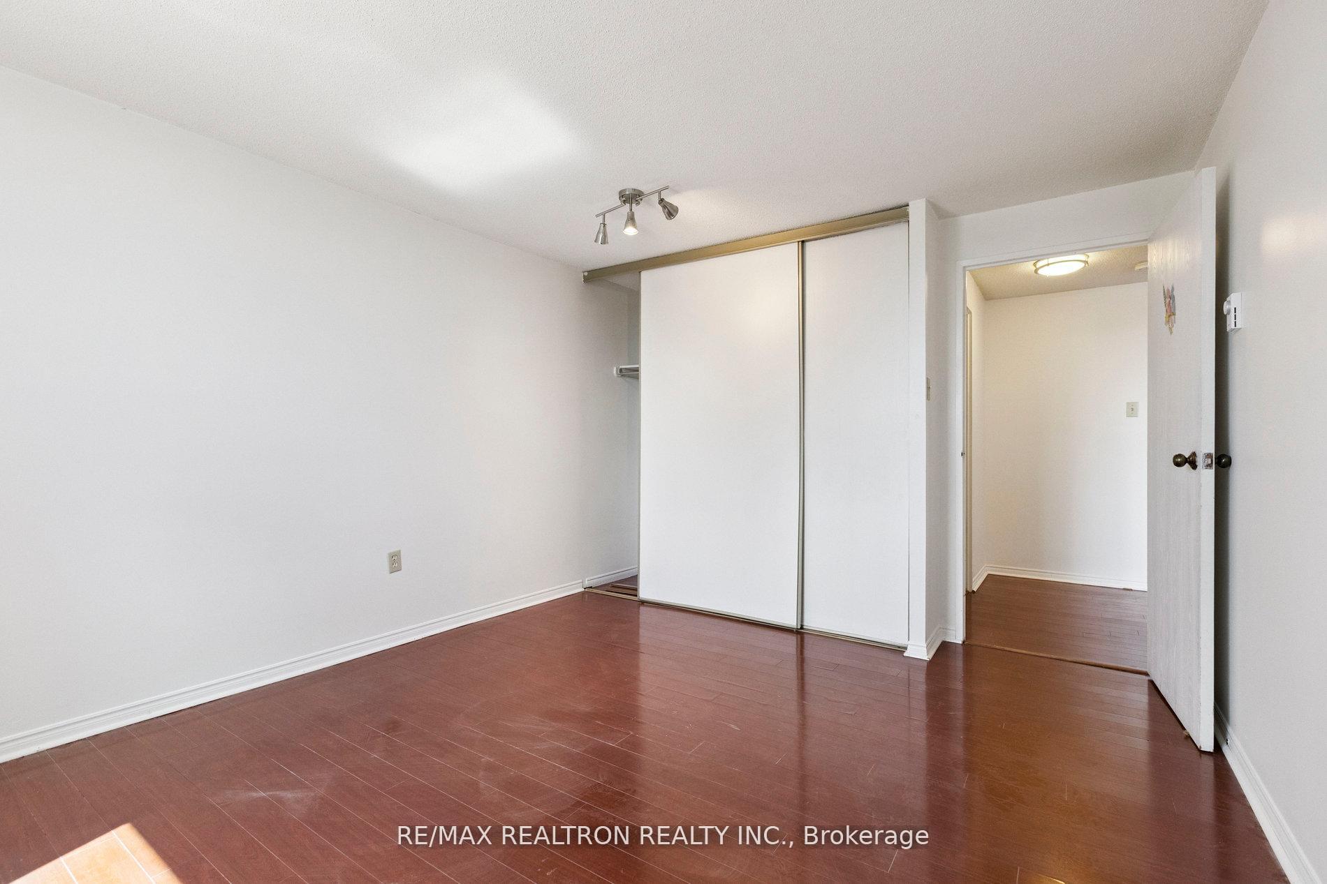 Photo 17 of Unit 408, 55 Green Valley Drive, Kitchener — HOMEH