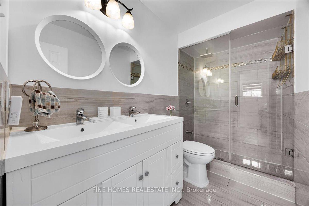 Photo 12 of 24 New Havens Way, Markham, Thornhill — HOMEH