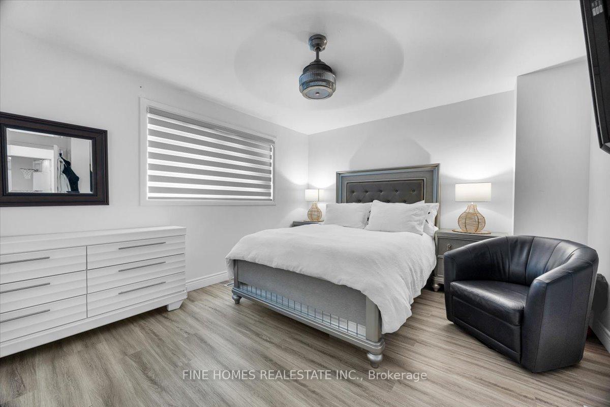 Photo 13 of 24 New Havens Way, Markham, Thornhill — HOMEH