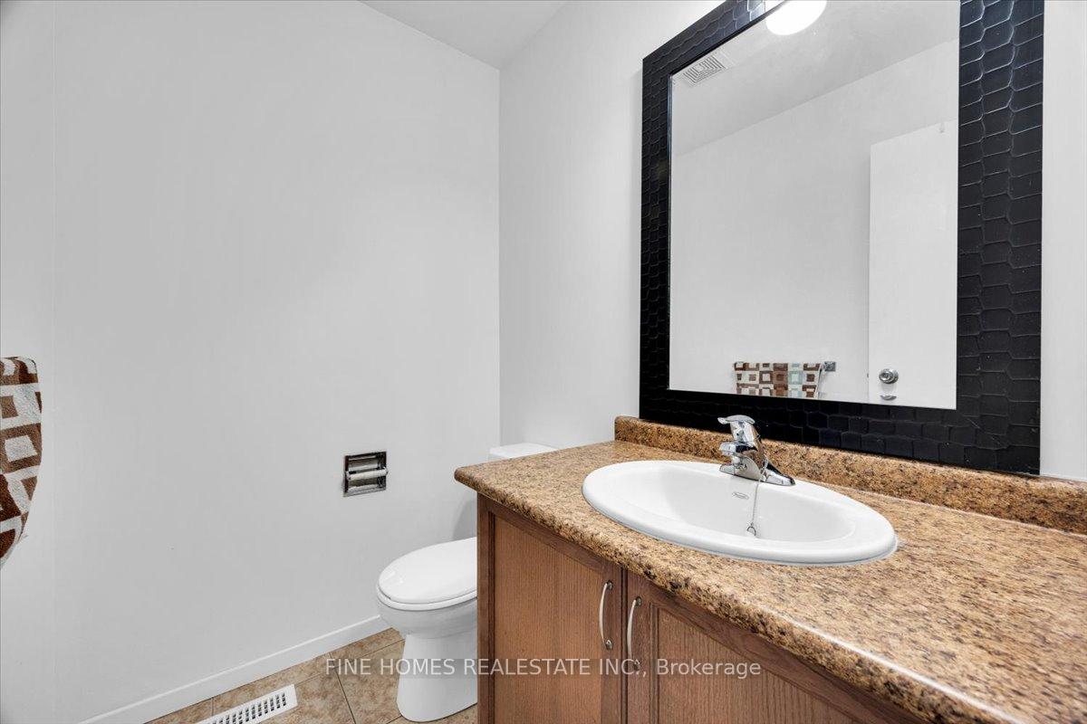 Photo 15 of 24 New Havens Way, Markham, Thornhill — HOMEH