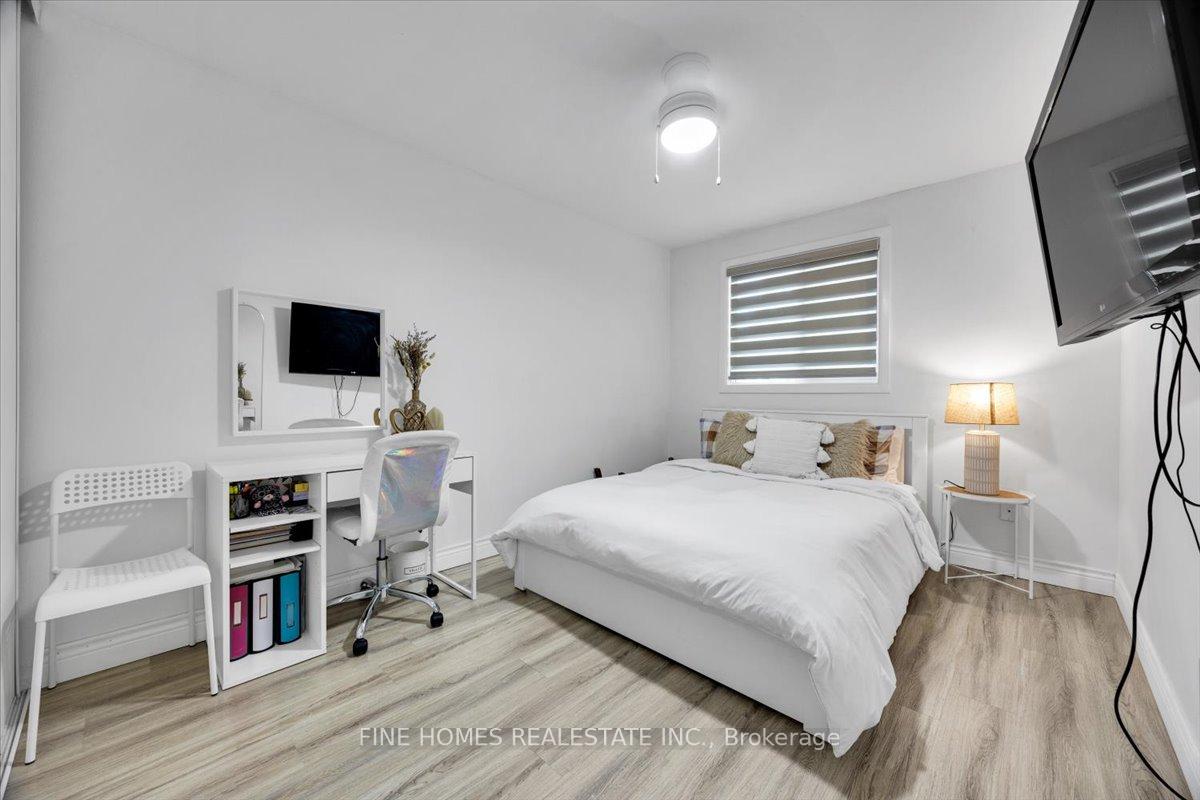 Photo 16 of 24 New Havens Way, Markham, Thornhill — HOMEH