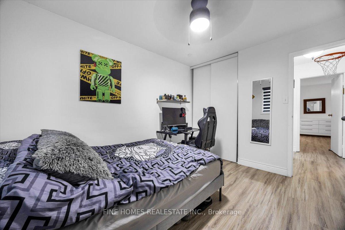 Photo 18 of 24 New Havens Way, Markham, Thornhill — HOMEH