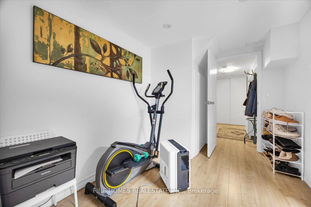 Photo 20 of 24 New Havens Way, Markham, Thornhill — HOMEH