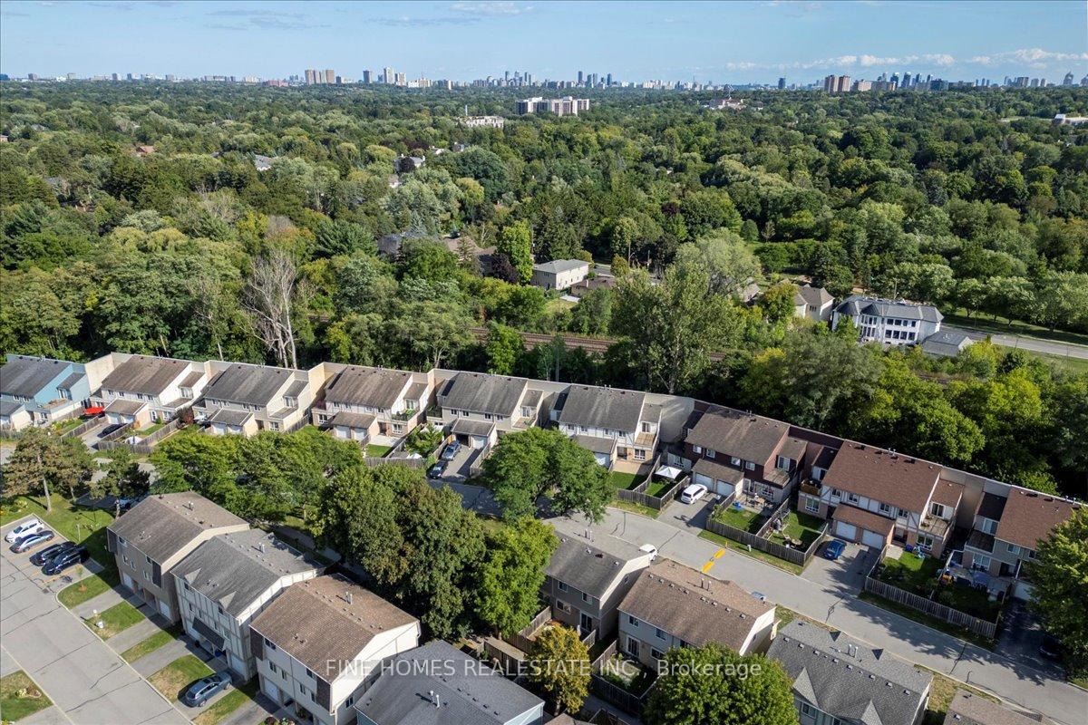 Photo 31 of 24 New Havens Way, Markham, Thornhill — HOMEH