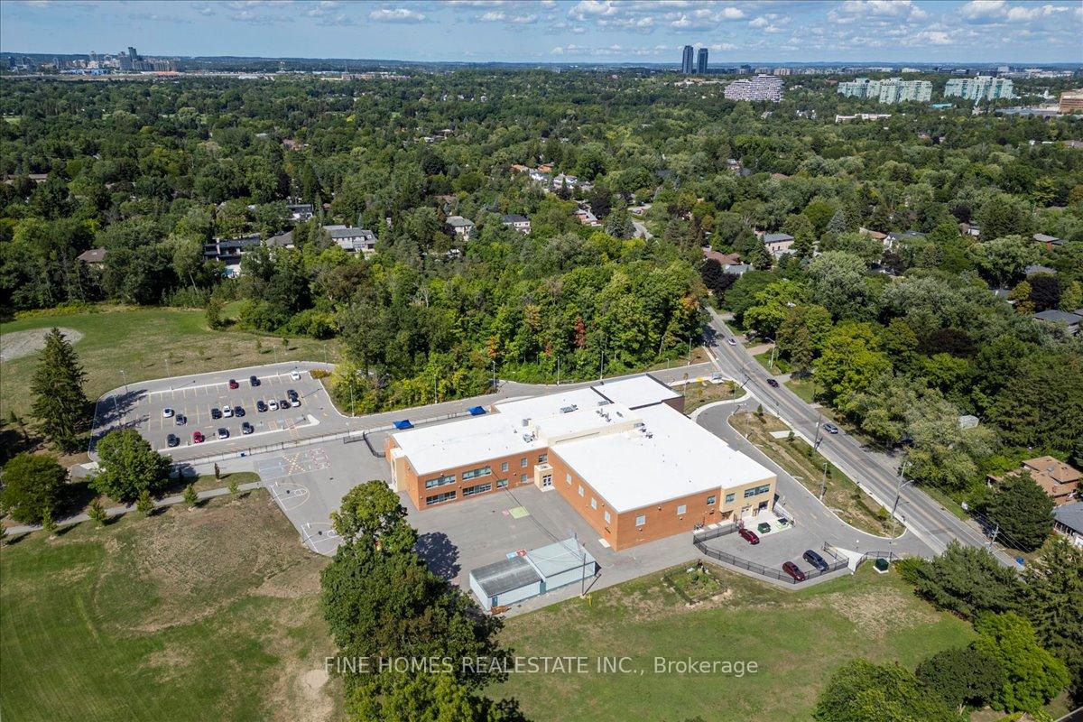 Photo 32 of 24 New Havens Way, Markham, Thornhill — HOMEH