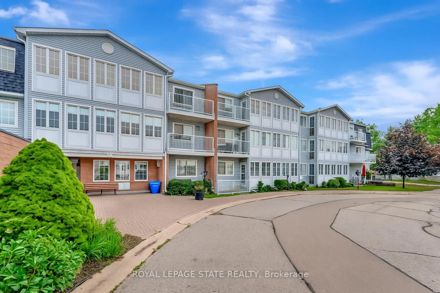 Front of Unit 101, 500 Silverbirch Boulevard