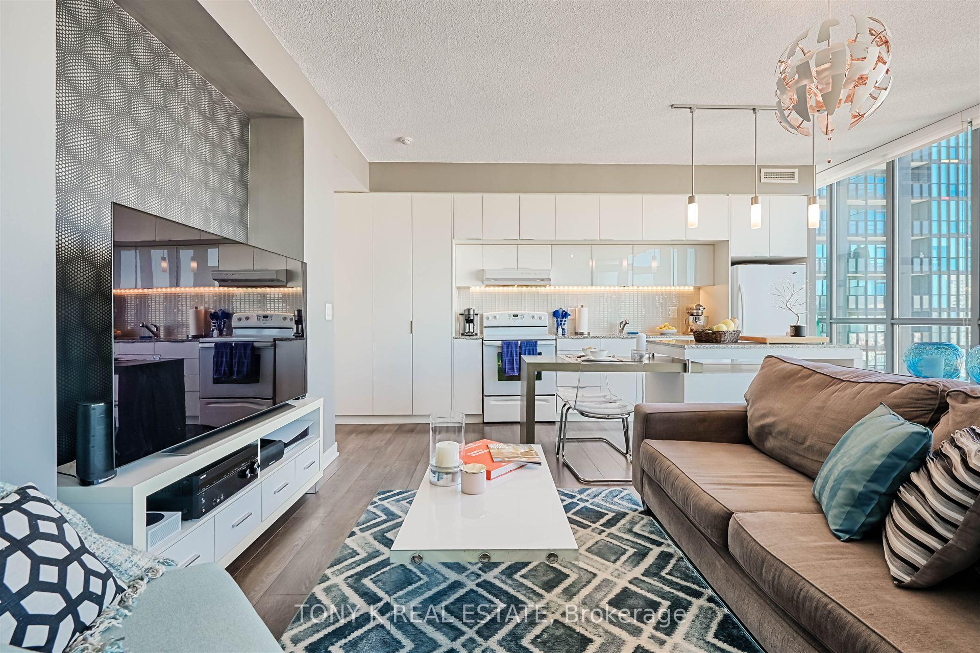 Photo 3 of Unit 3204, 110 Charles Street E, Toronto, Church-Yonge Corridor — HOMEH